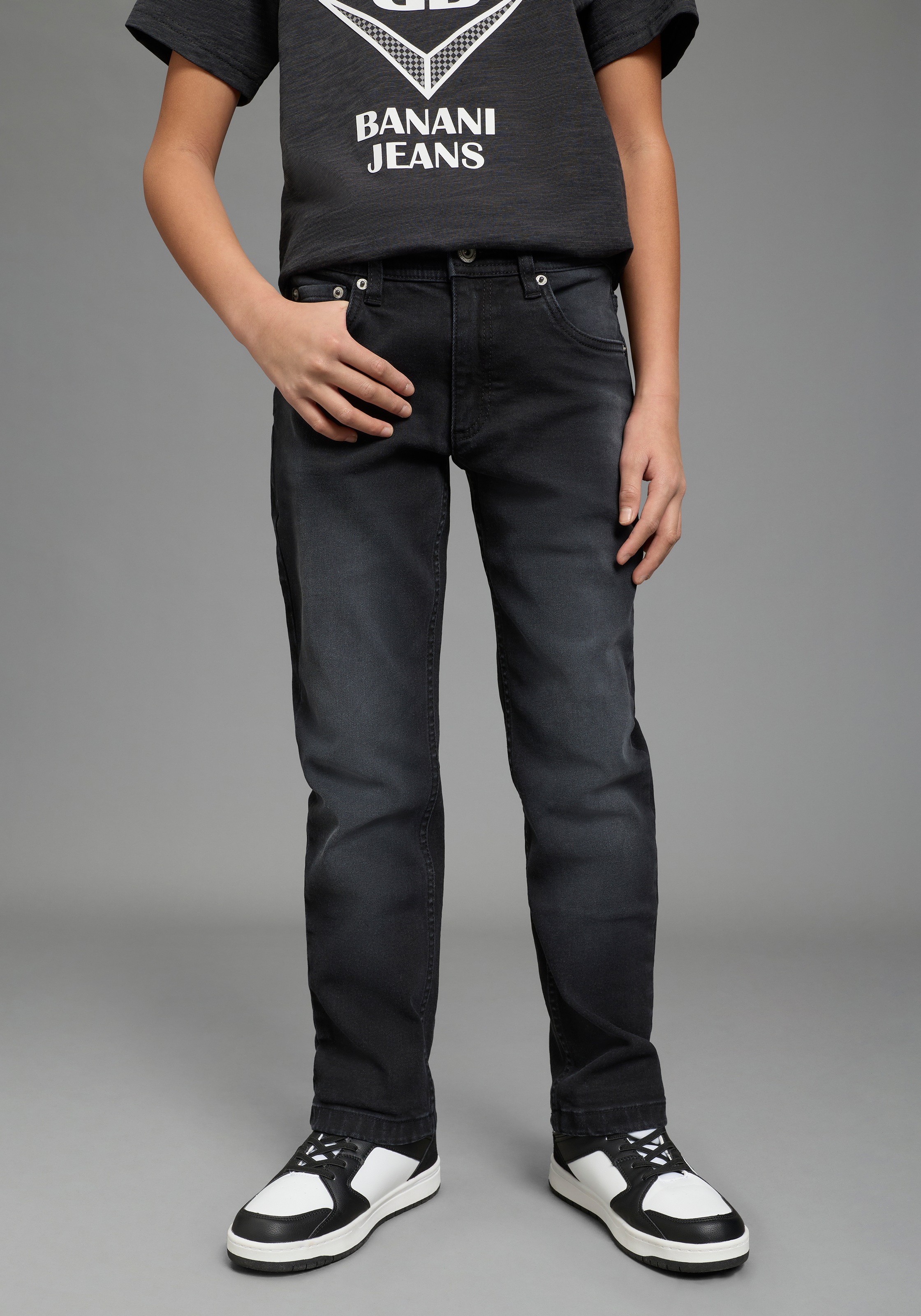 Bruno Banani Straight-Jeans "Gerade Stretchjeans mit modischer Stickerei auf Po-Tasche, für Jungen" für Jungen, normal hohe Leibhöhe, mit Stickerei
