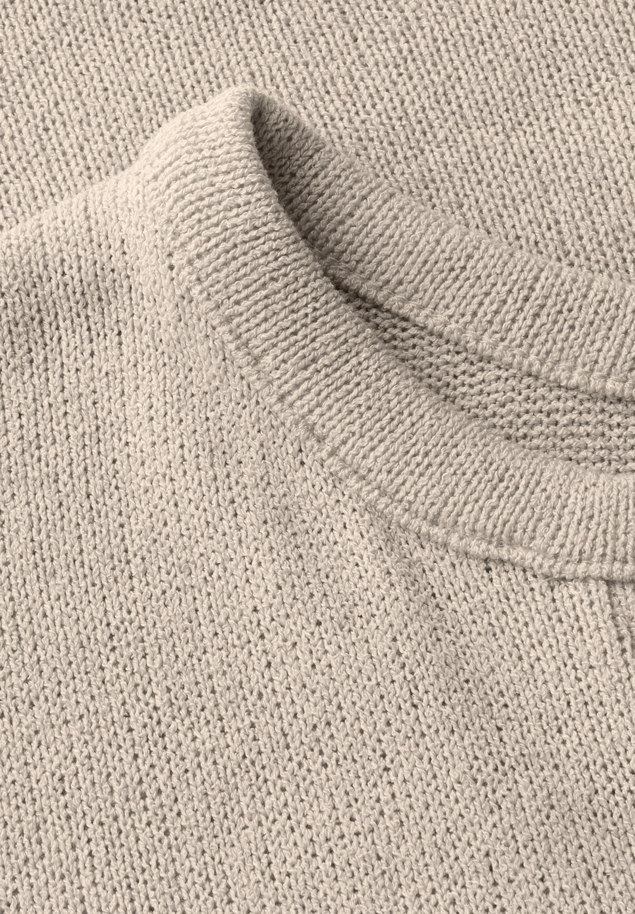 STREET ONE T-Shirt, mit geschlitztem Rundhalsausschnitt