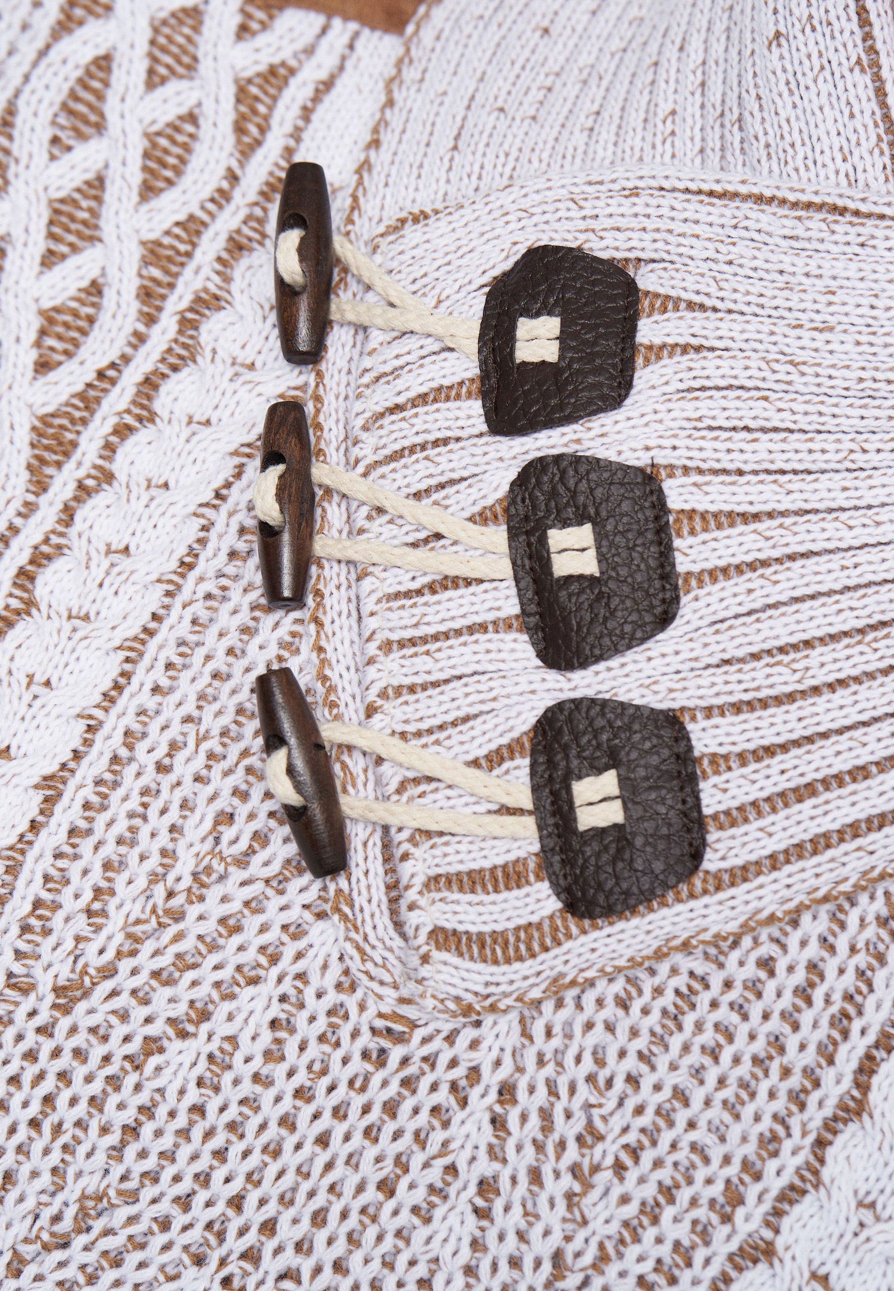 Rusty Neal Strickpullover, mit trendigem Strickmuster