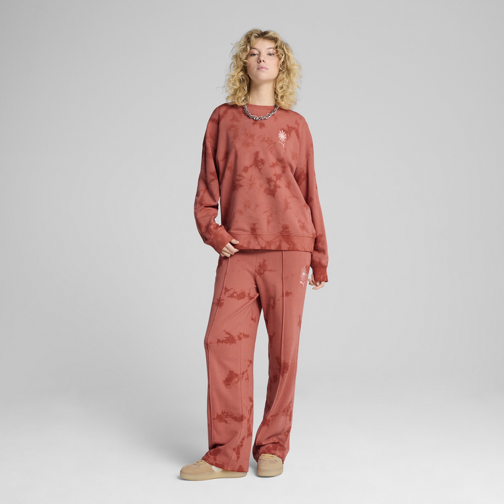 PUMA Sporthose »WARDROBE ESS FLORAL PACK Straight Fit Jogginghose mit Waschung«
