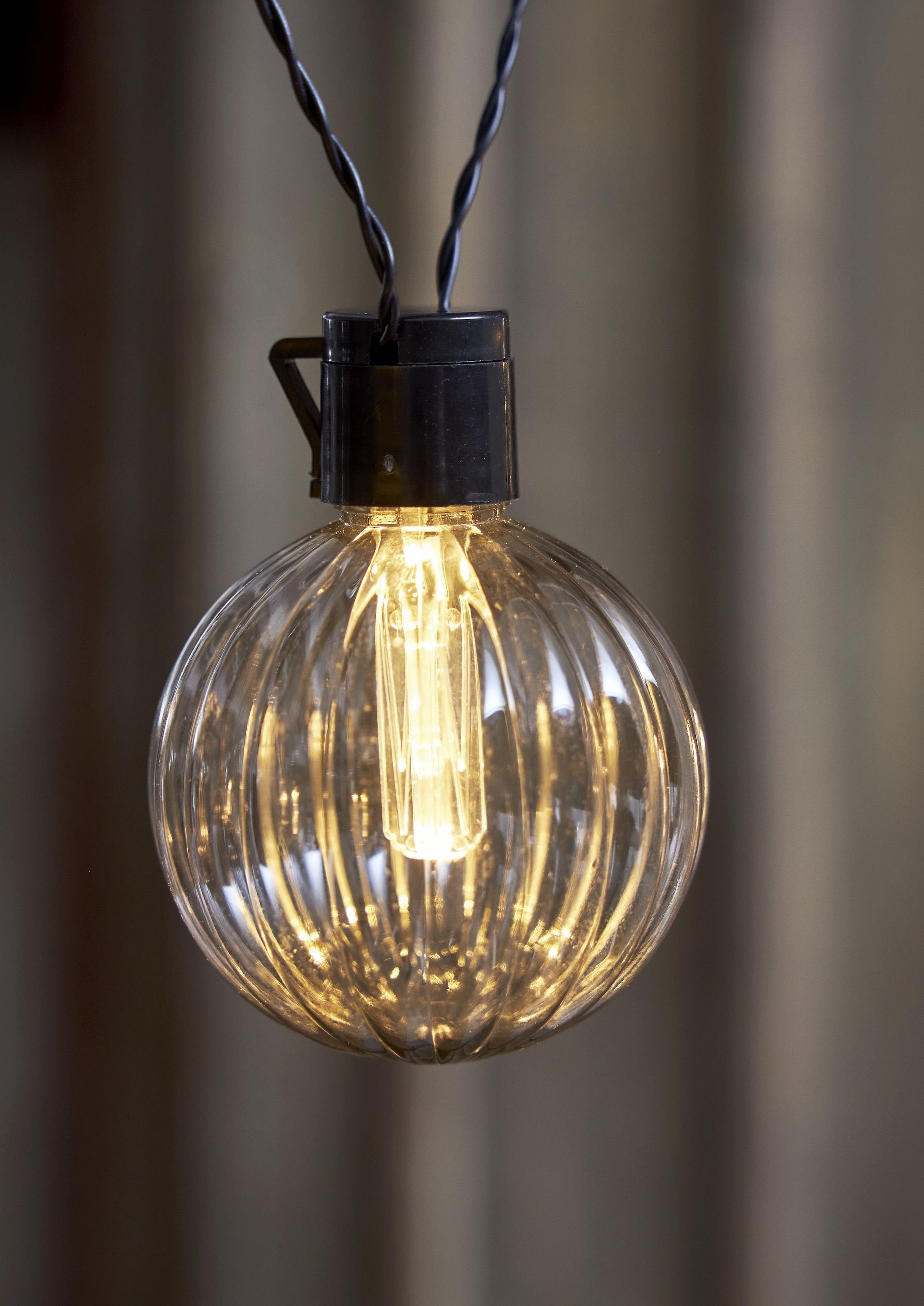 Parforce Traditional Hunting LED-Lichterkette »Archy« 10 Stk.-flammig 10 Kugeln aus PC mit Ø 8 cm, 3,6 m Länge plus 5 m Zuleitung, IP44
