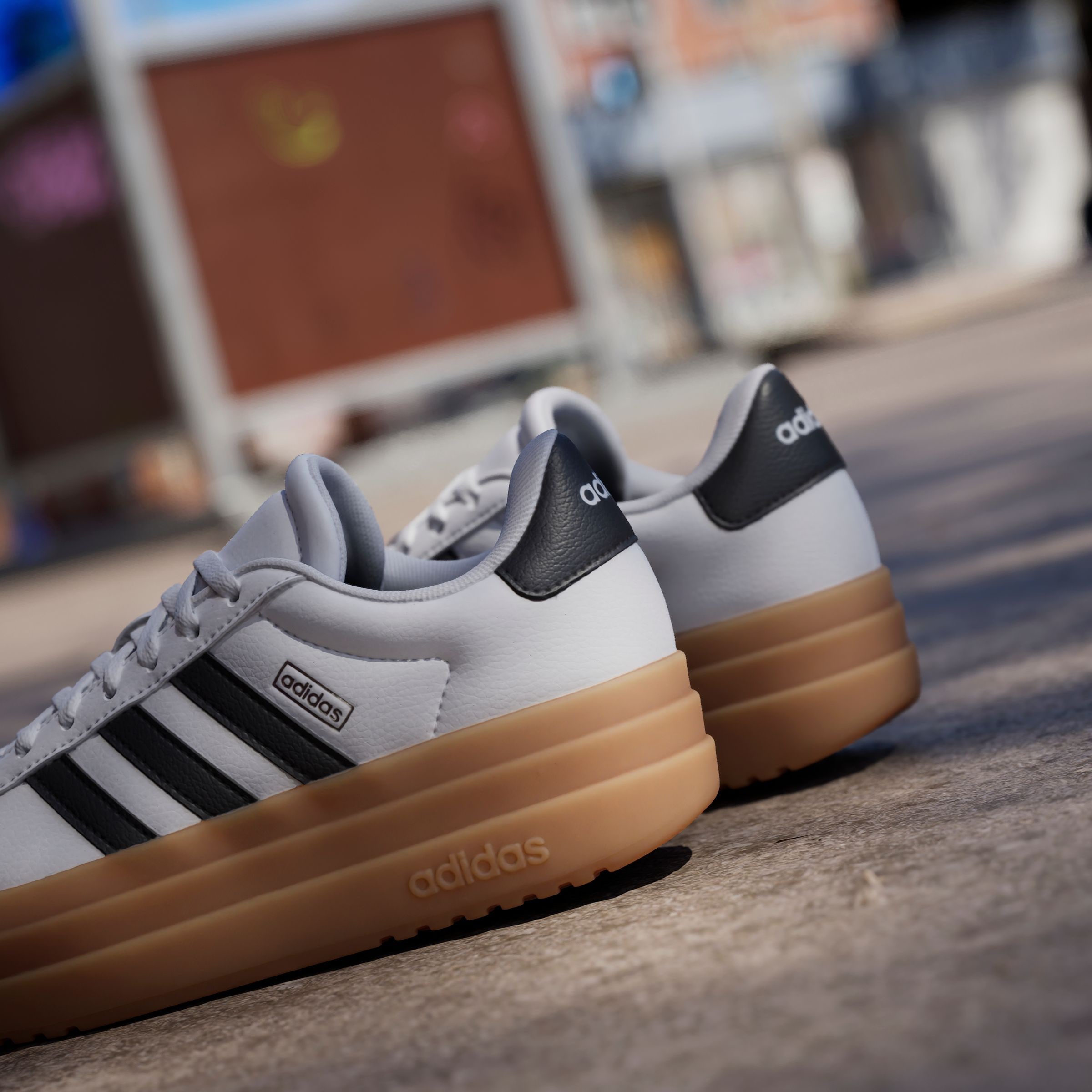 adidas Sportswear Sneaker »VL COURT BOLD LIFESTYLE KIDS«, Design auf den Spuren des adidas Gazelle Bold