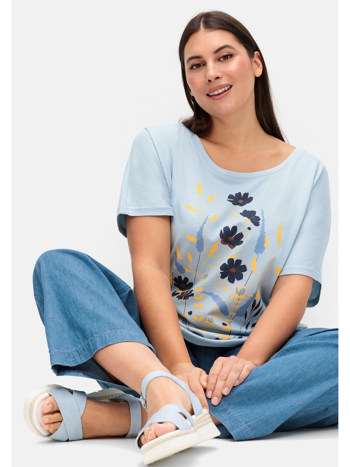 Sheego Rundhalsshirt »Große Größen«, mit Blumen-Frontprint