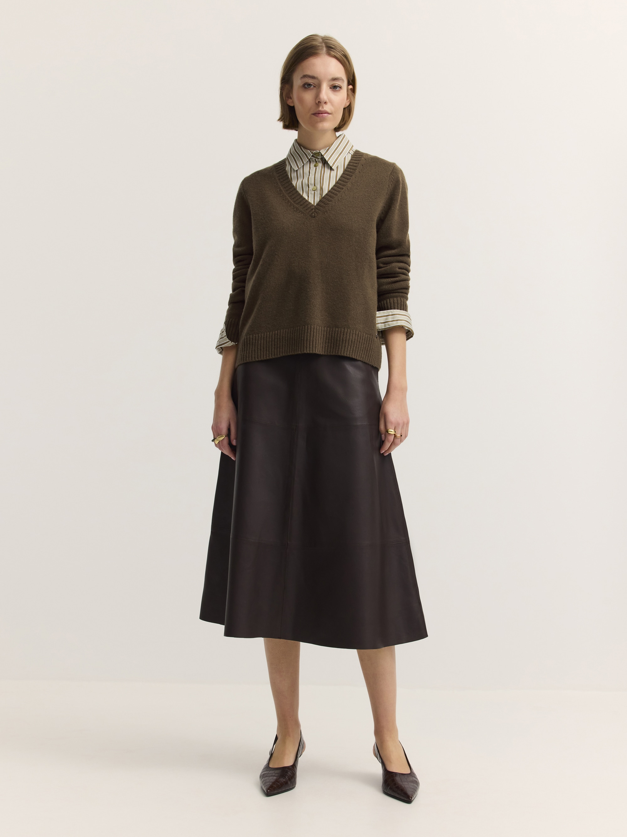 bugatti V-Ausschnitt-Pullover »Regular Fit« Regular Fit Kaschmir V-Ausschnitt Kurzarm