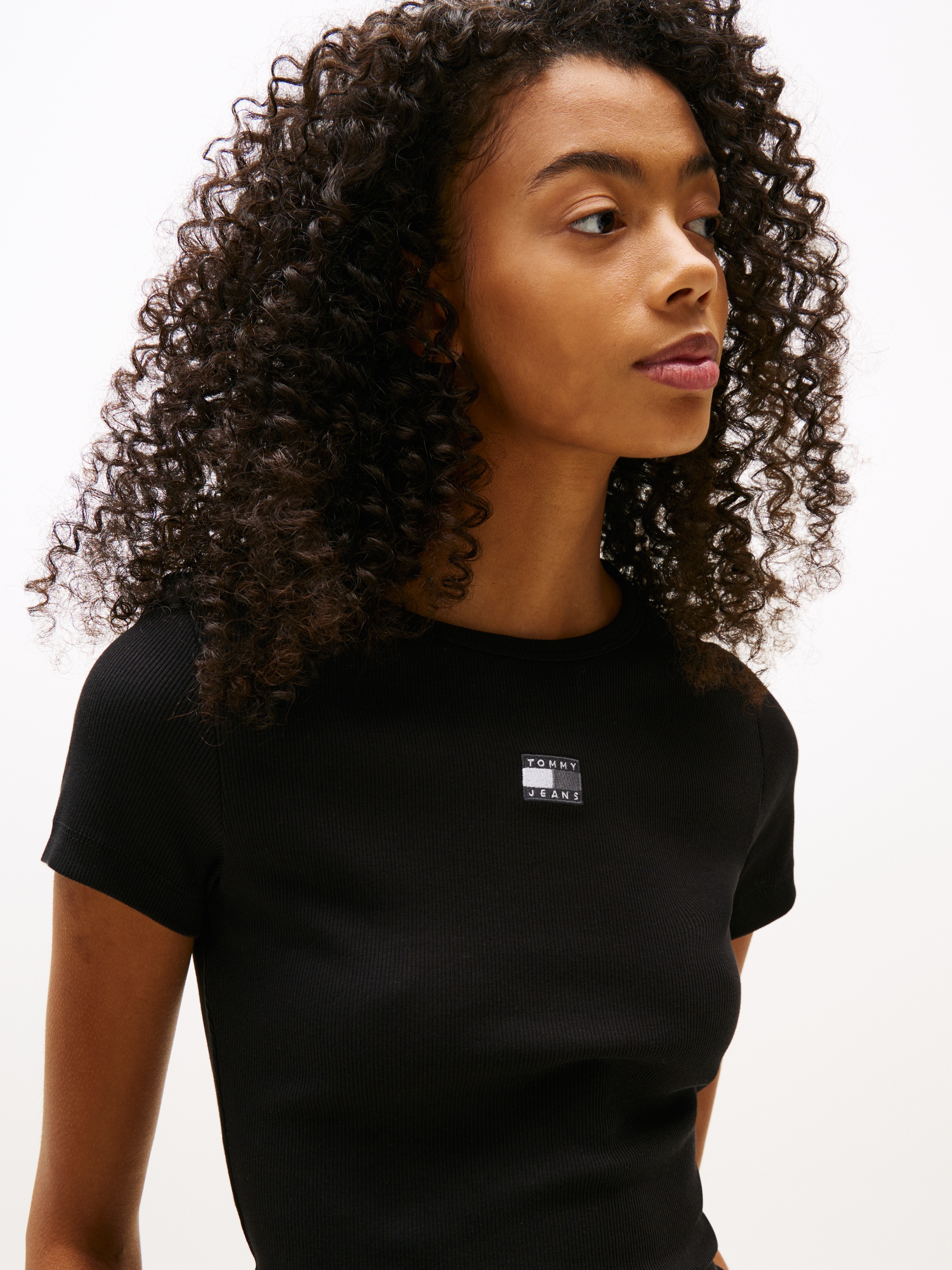 Tommy Jeans Kurzarmshirt "TJW SLIM BADGE RIB TEE", mit gerippter Struktur günstig online kaufen