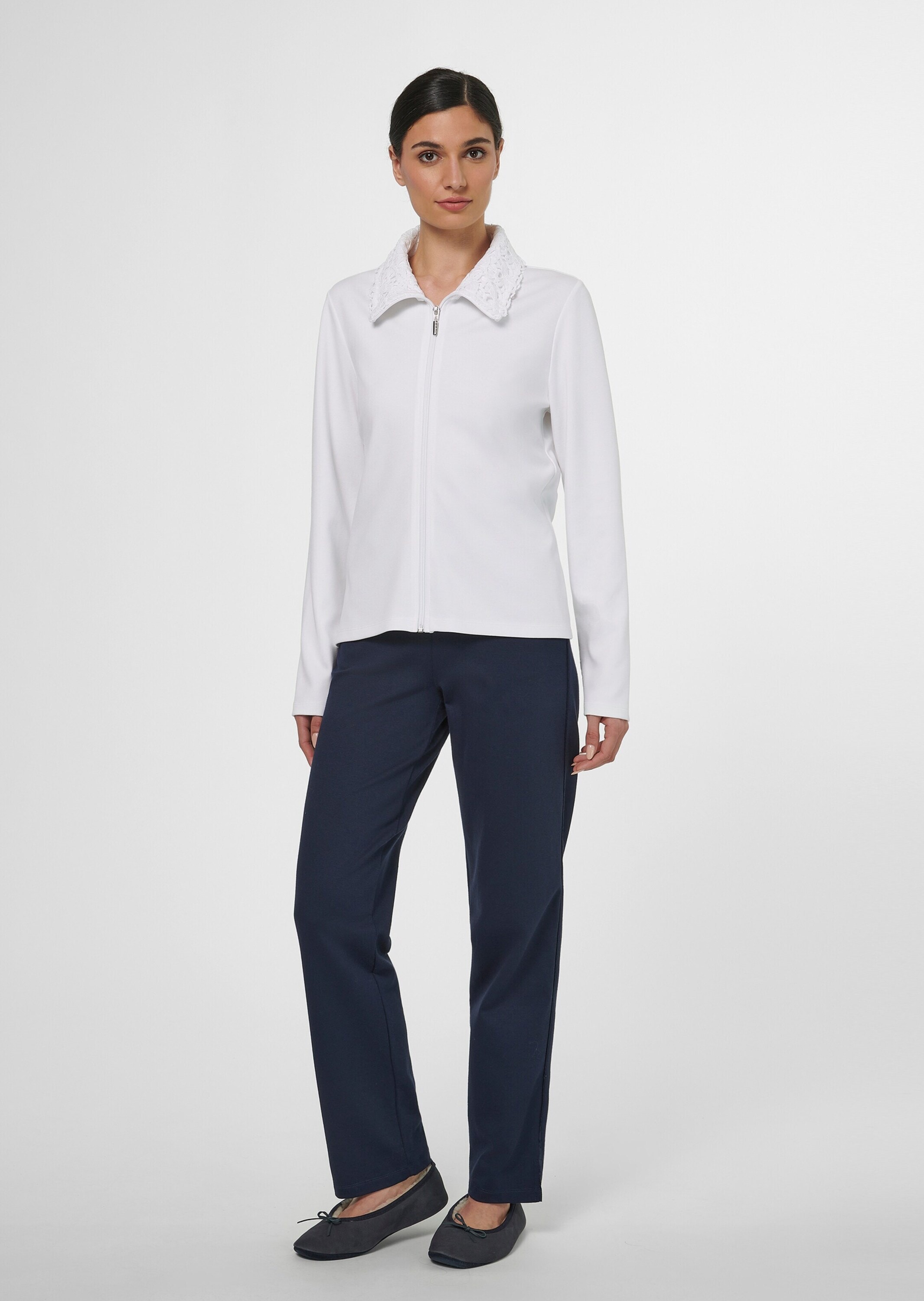 MADELEINE Outdoorjacke "Jacke Loungejacke mit Spitzenkragen"