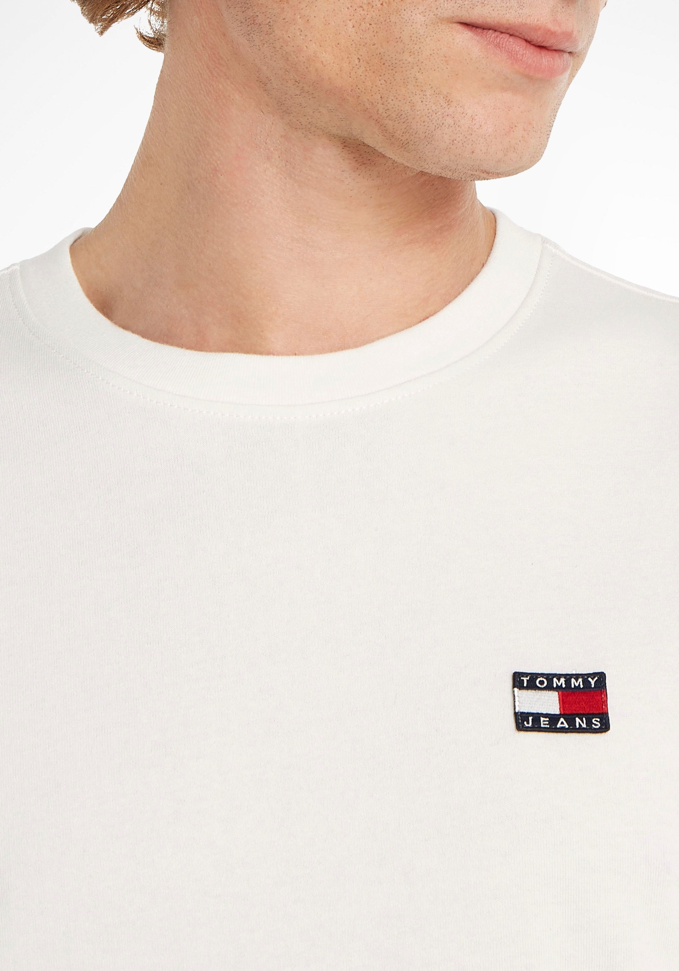 Tommy Jeans T-Shirt »TJM TEE«, CLSC mit BADGE bestellen | Rundhalsausschnitt TOMMY BAUR XS ▷