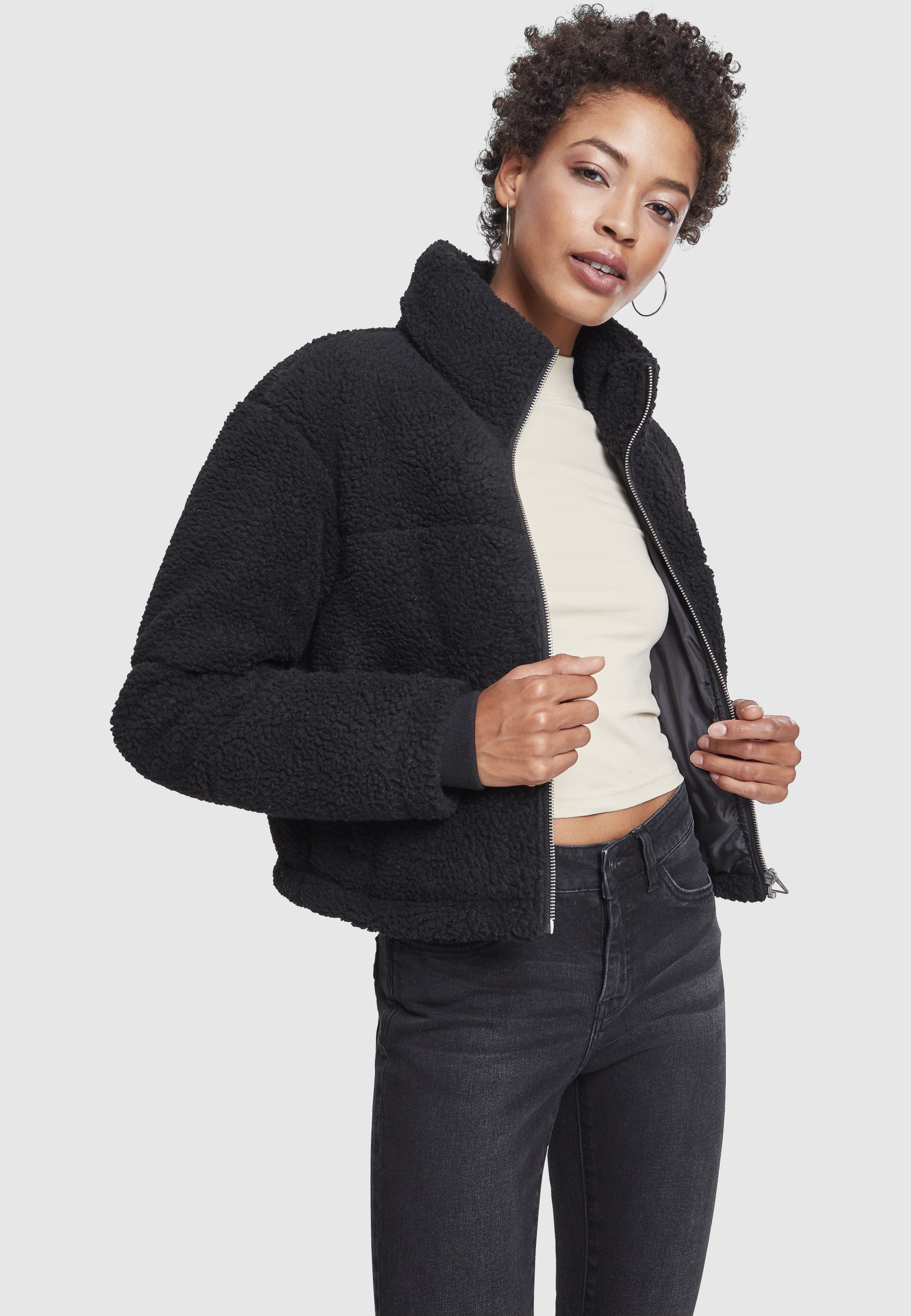URBAN CLASSICS Winterjacke »Urban Classics Damen Ladies Boxy Sherpa Puffer Jacket« 1 Stk. tlg. ohne Kapuze