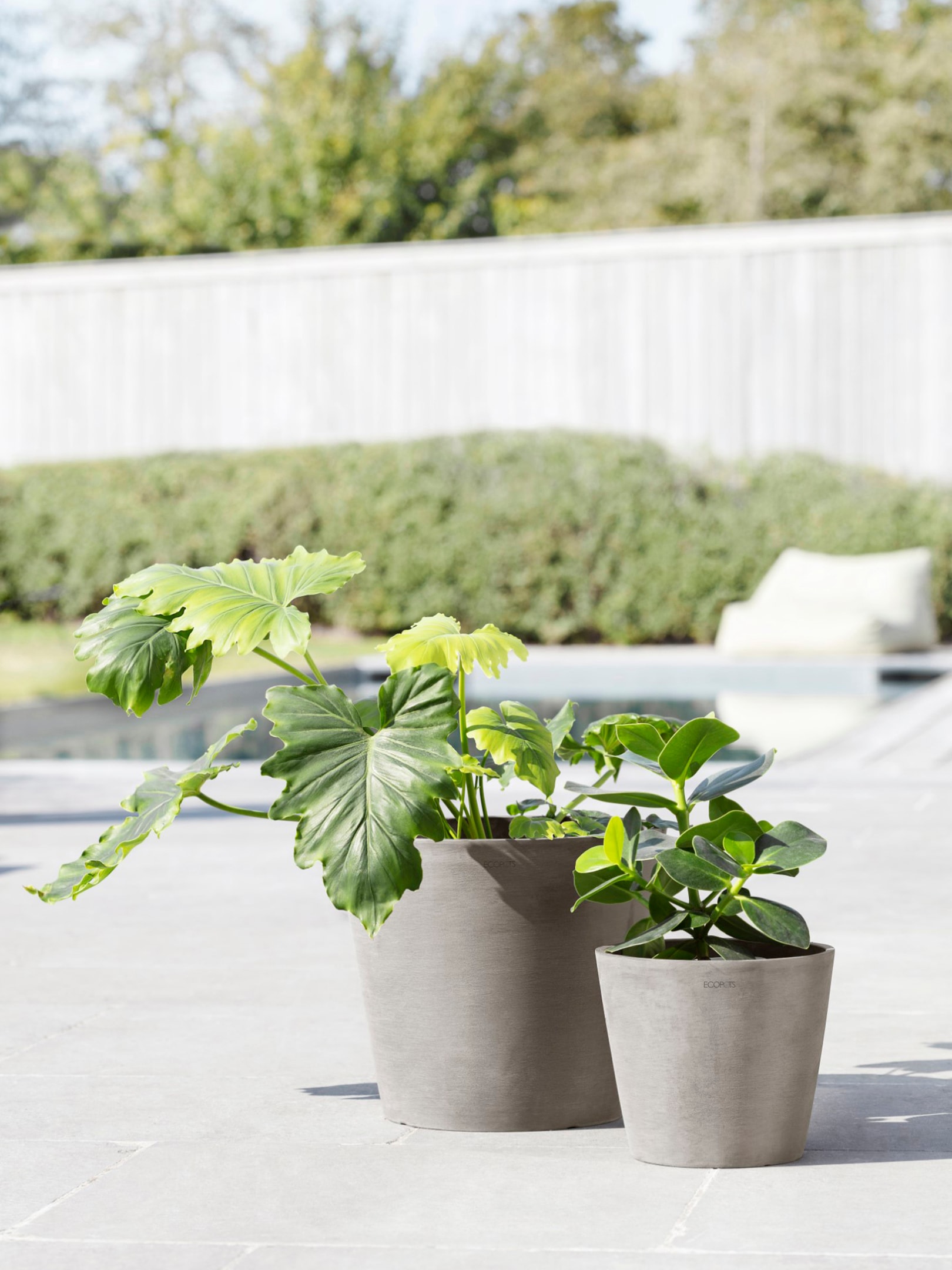 ECOPOTS Blumentopf »Amsterdam 20 + Wassersystem Taupe«, für innen und außen: frostsicher, bruchsicher und lichtbeständig