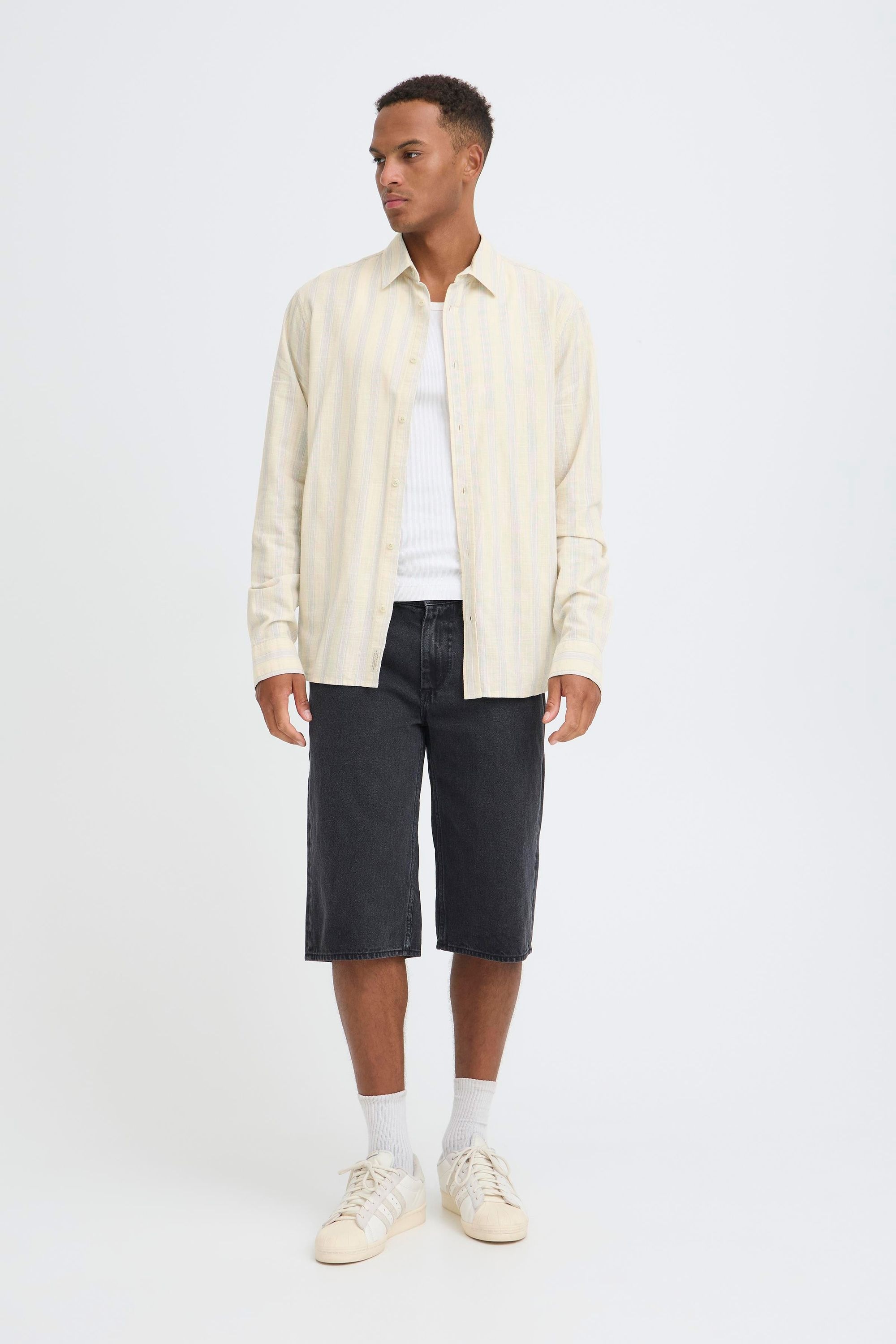 Thumbnail - Blend Langarmhemd "BHDaris" Gestreiftes Langarmhemd mit klassischem Hemdkragen