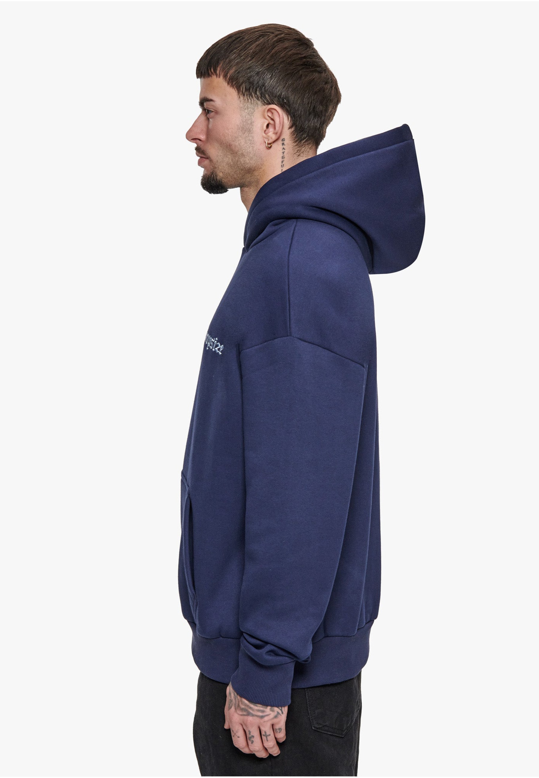 Dropsize Kapuzensweatshirt »Dropsize Herren Dropsize Heavy Oversize Embo Hoodie«, 1 Stk.
