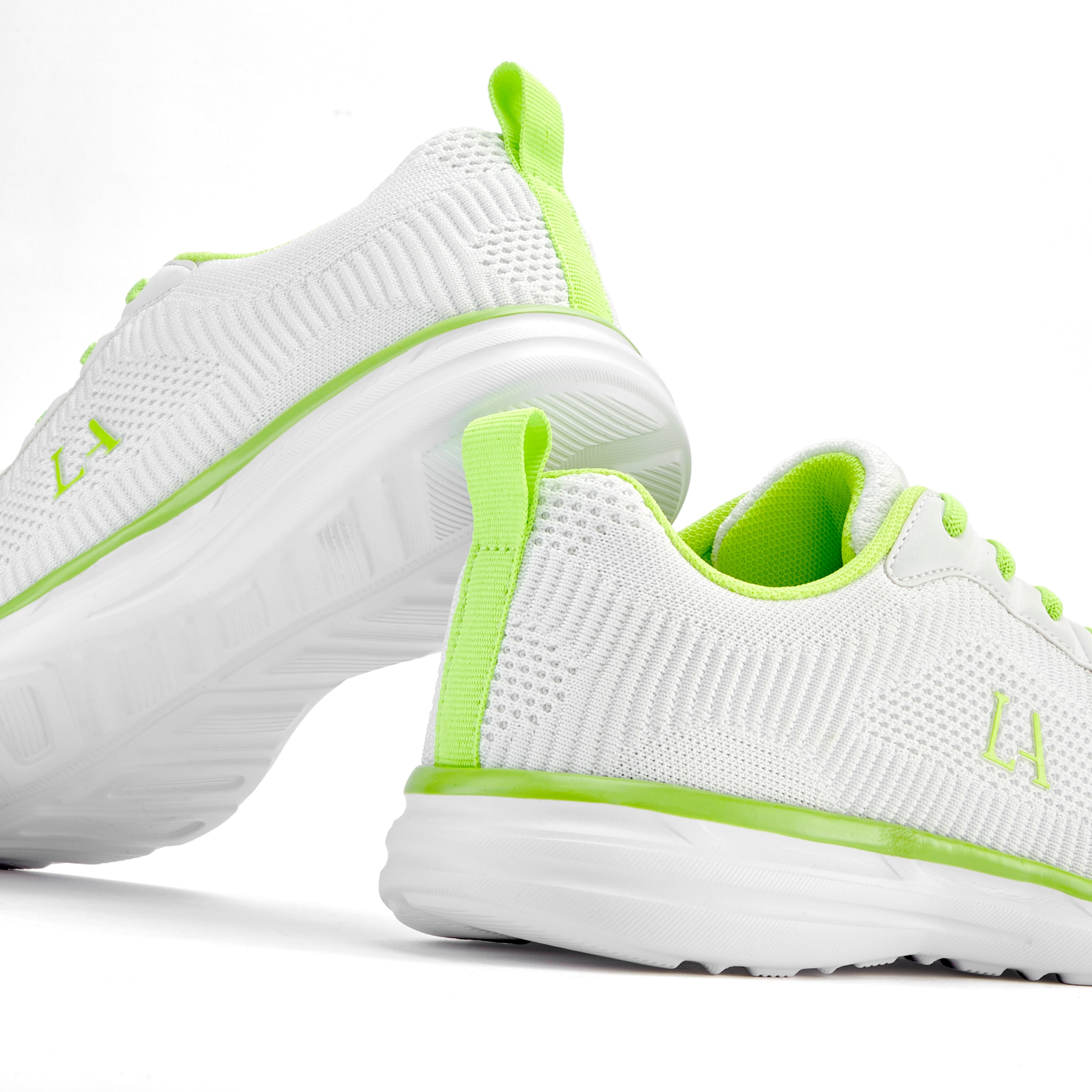 LASCANA Sneaker, Freizeitschuh, Halbschuh im sportiven Look VEGAN