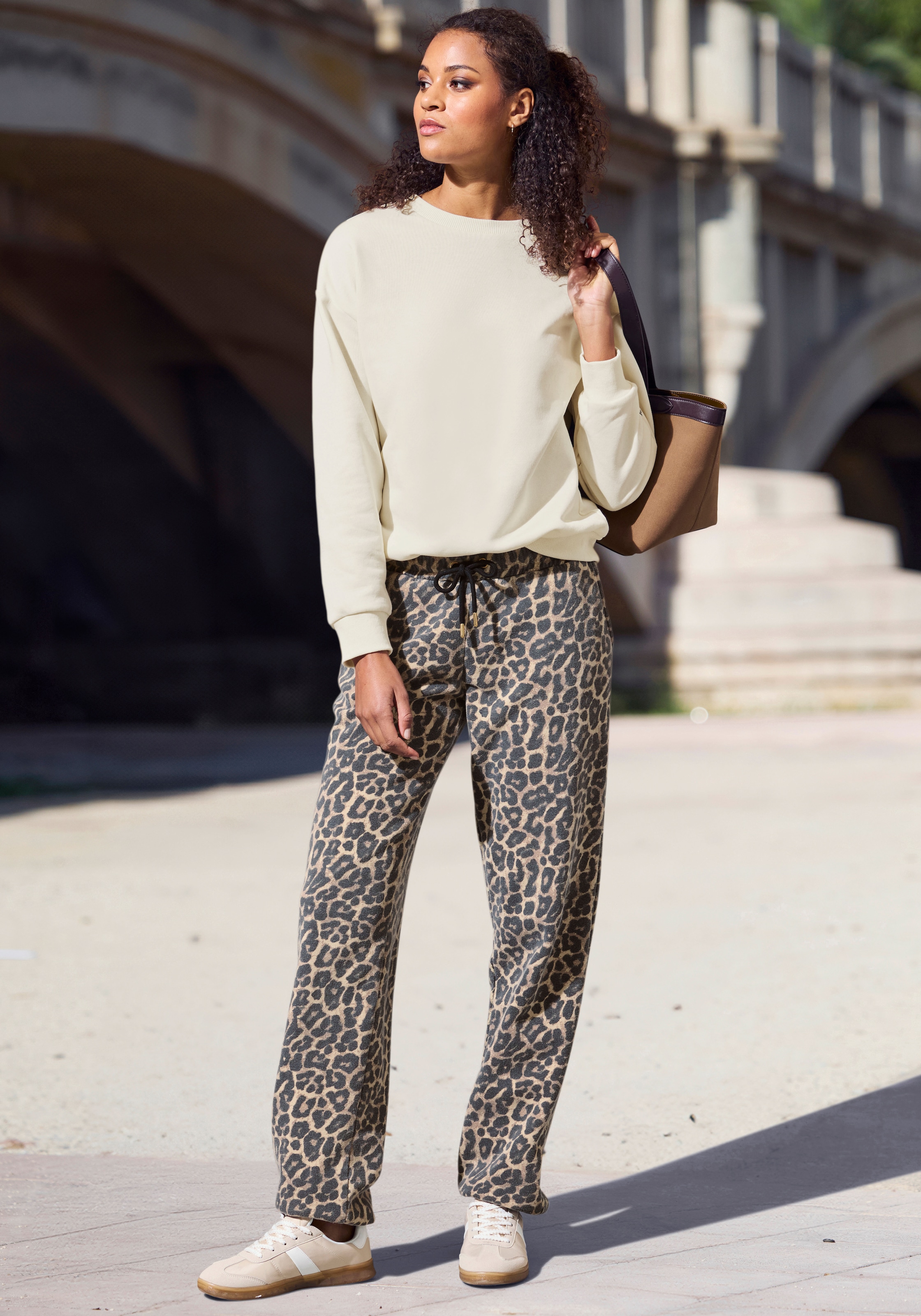 Buffalo Sweathose  Allover Leo Print