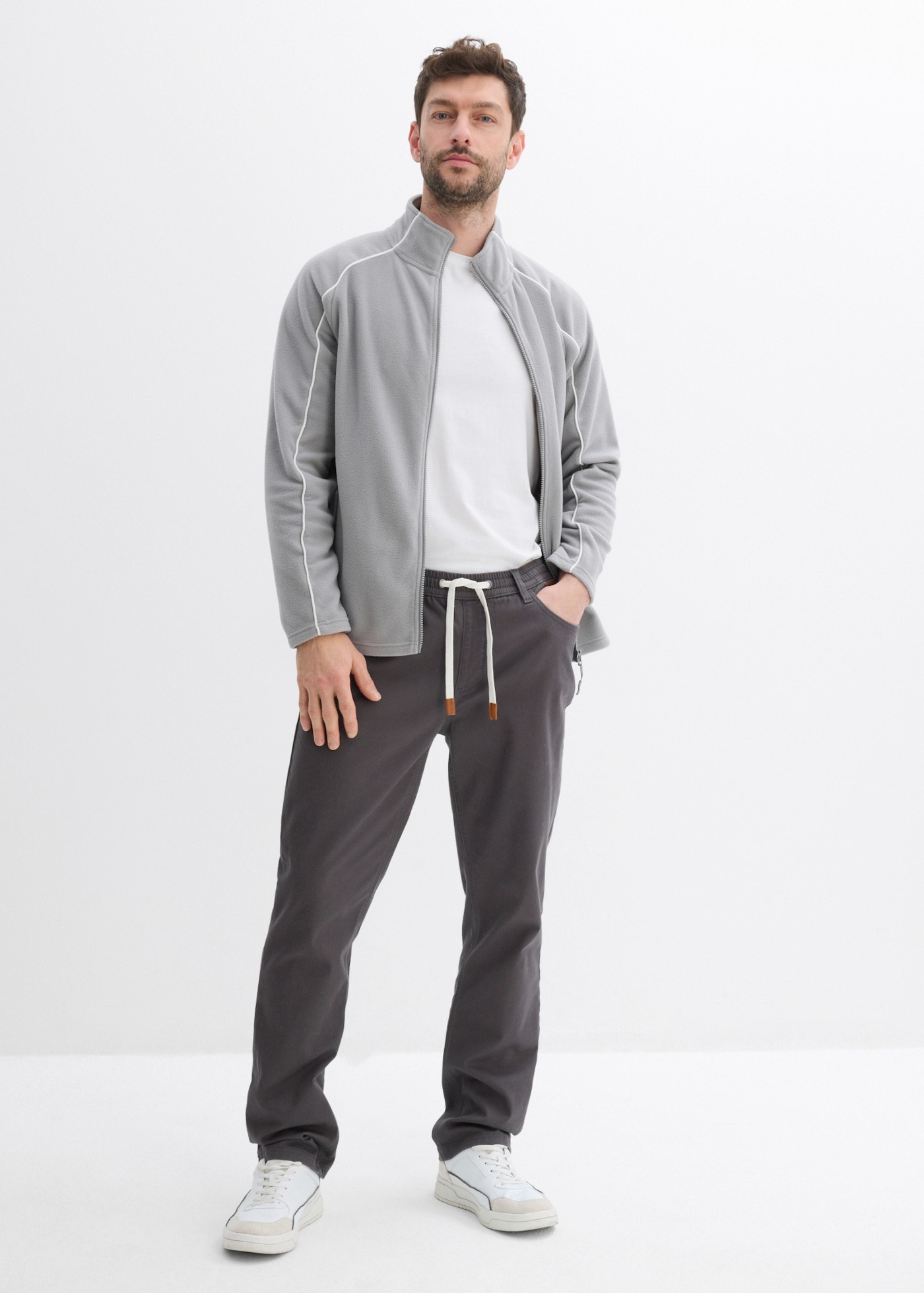 bonprix Schlupfhose  in Stretch-Qualität, mit elastischem Bund, Regular Fit, im Casual-Stil