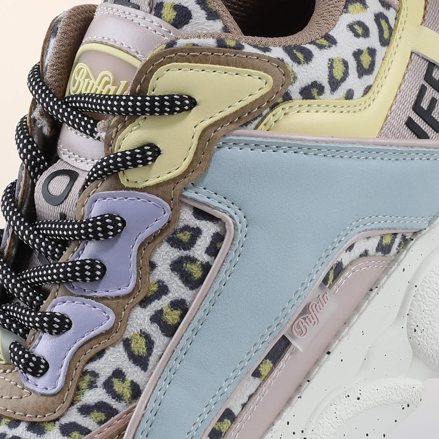 Buffalo Plateausneaker »CLD CHAI«  High Top Sneaker, Schnürboots, Stiefelette mit Memory Foam