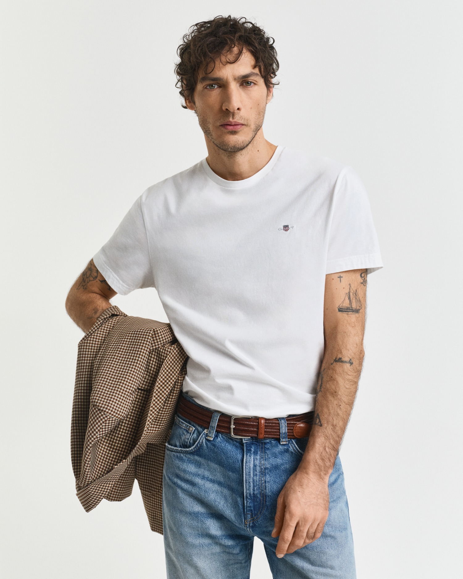 Gant T-Shirt "SLIM SHIELD SS T-SHIRT", mit Logostickerei auf der Brust günstig online kaufen