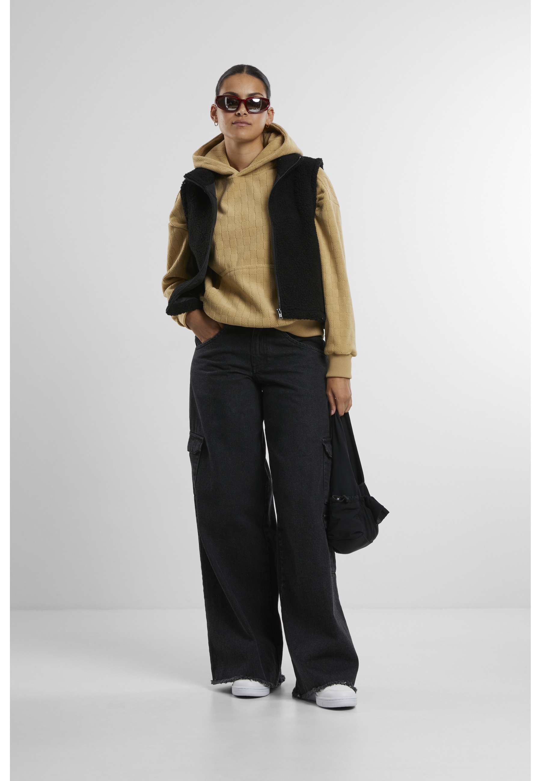 URBAN CLASSICS Kapuzenpullover »Urban Classics Ladies Jacquard Velvet Oversized Hoodie« 1