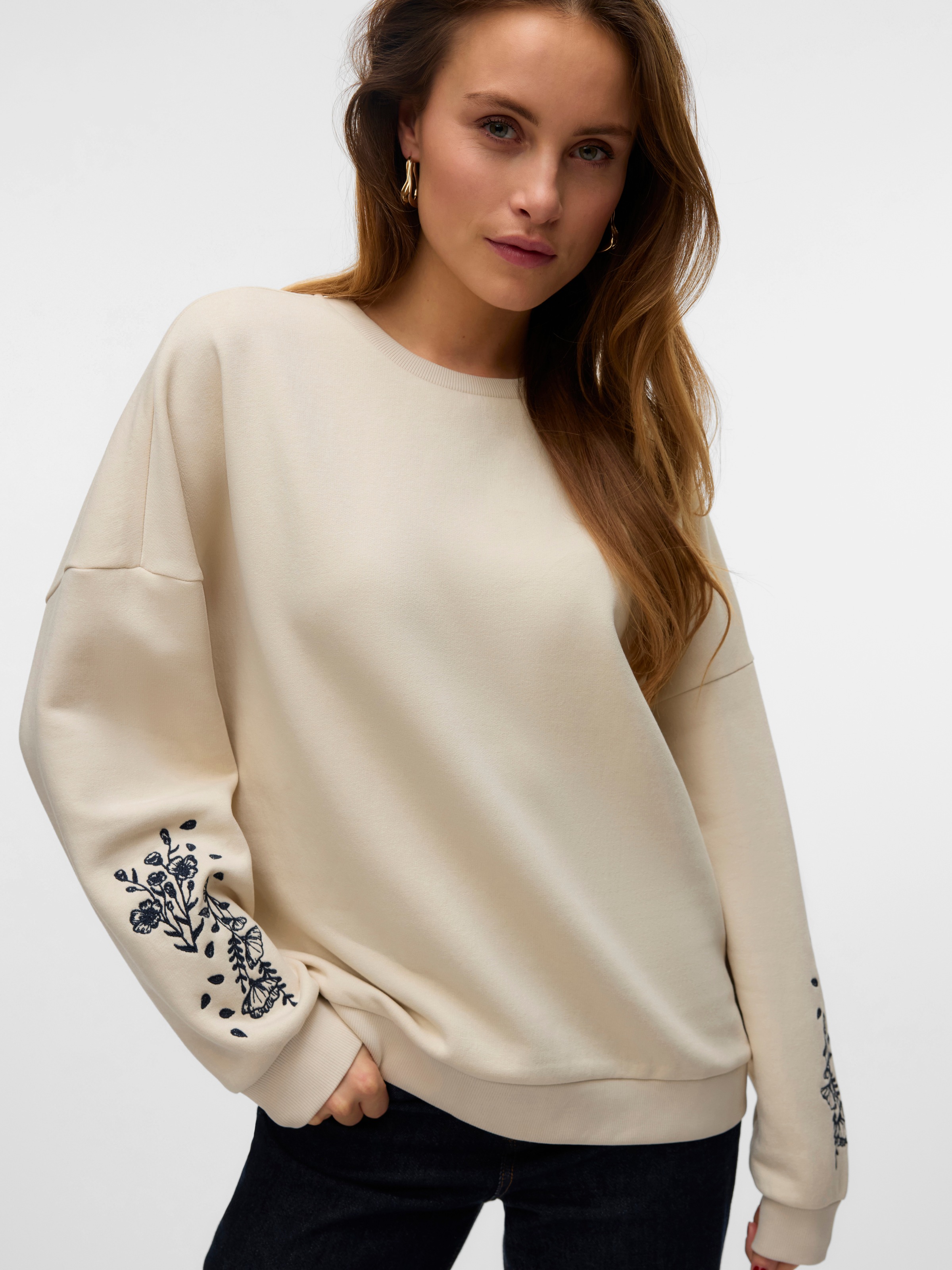 Vero Moda Sweatshirt "VMKAROL BEA LS SWEAT BOX JRS GA", mit Blumendruck günstig online kaufen