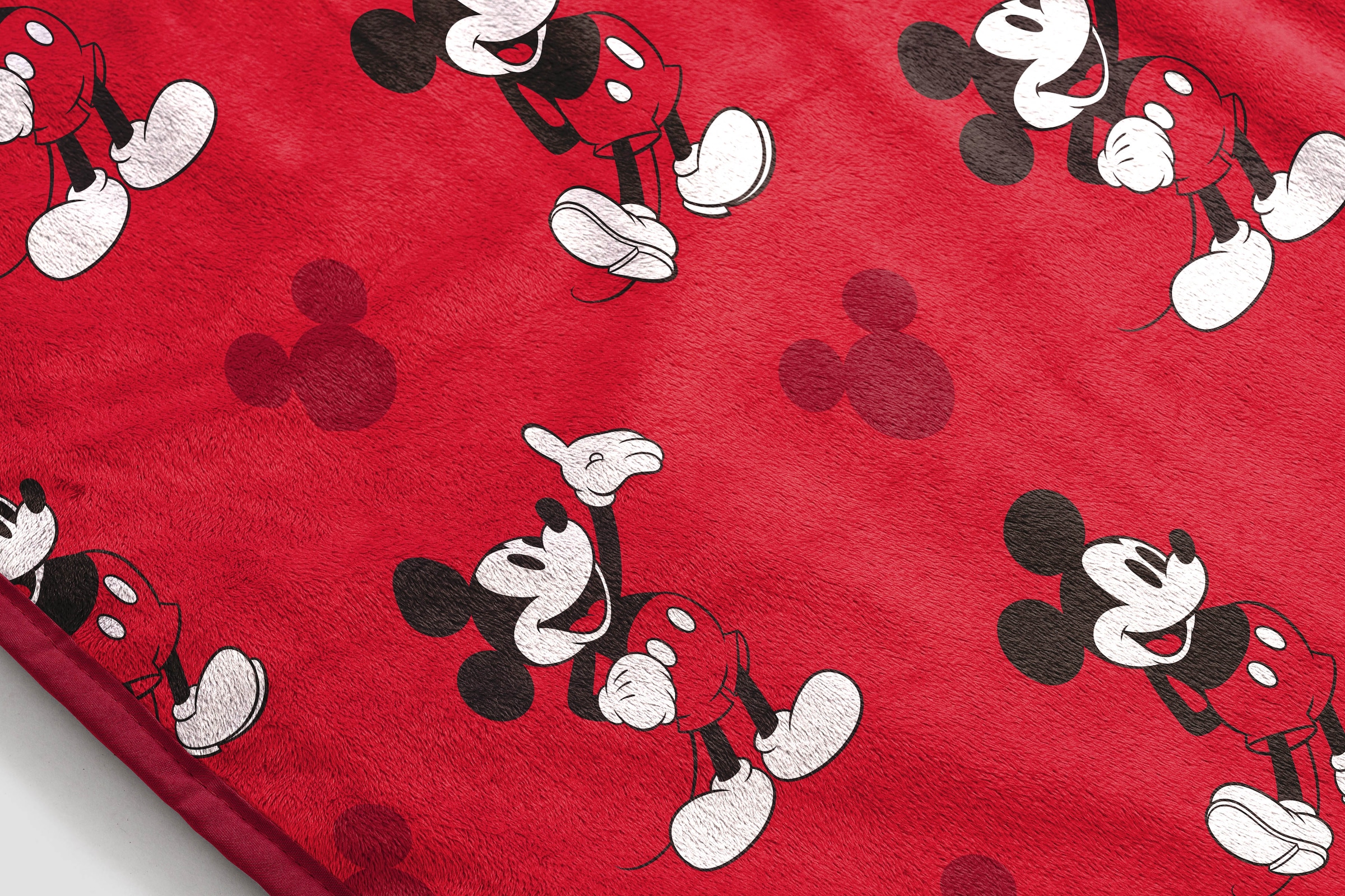 Disney Kinderdecke »Disney Decke Mickey Mouse rot, gemütliche Decke 130 x 150 cm« rot, gemütlich, 130 x 150 cm