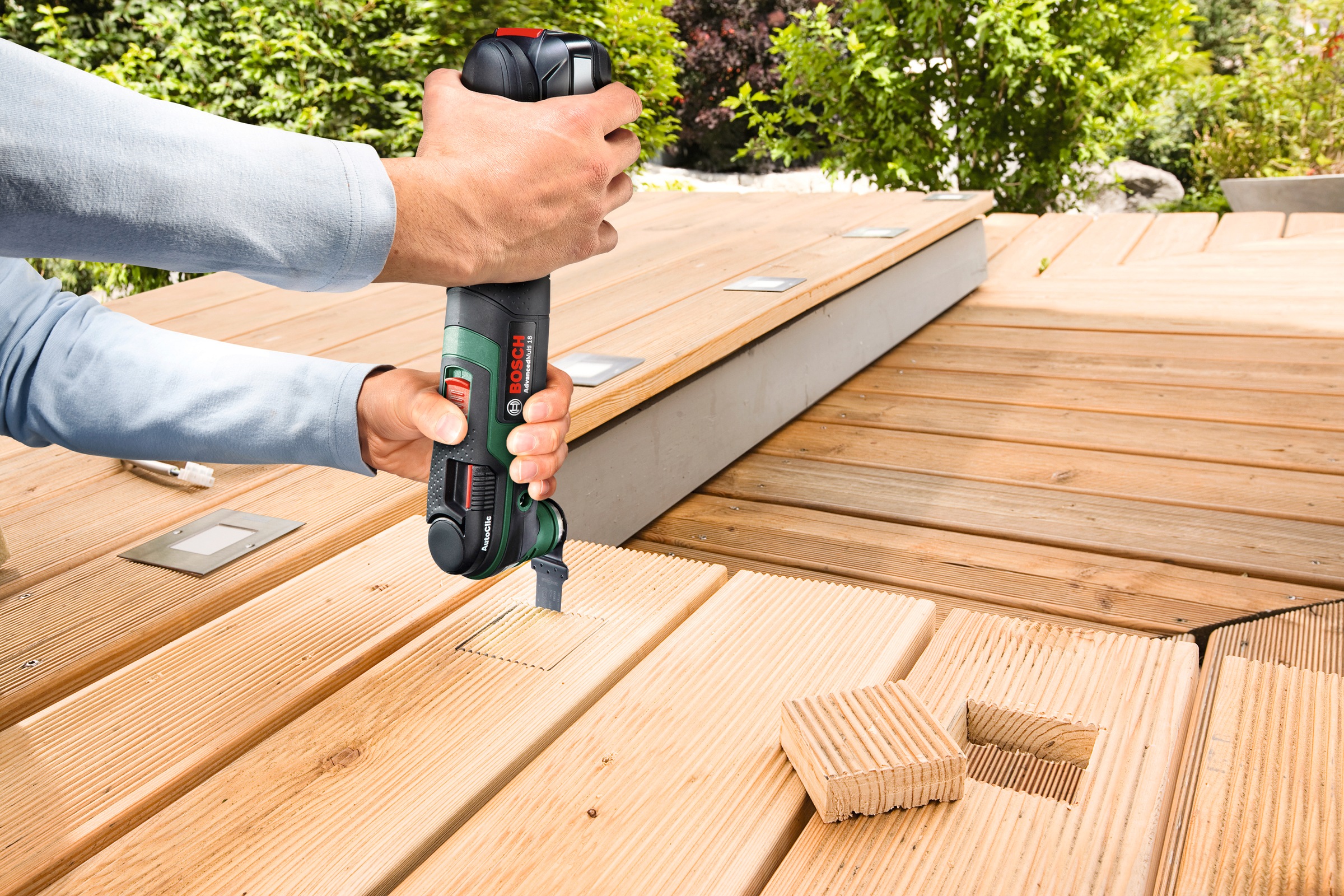 Bosch Home & Garden Akku-Multifunktionswerkzeug »AdvancedMulti 18«, (Set), mit Zubehörset, Akku 18V/2,5 Ah und Ladegerät