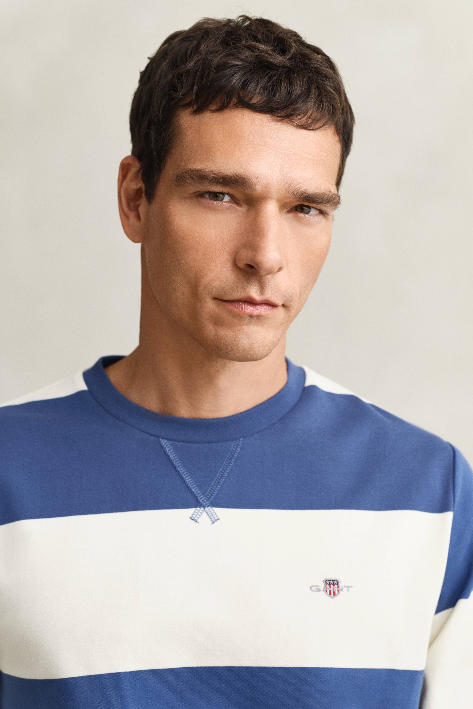Thumbnail - Gant Sweatshirt "STRIPED C-NECK", mit Rundhals und Logostickerei