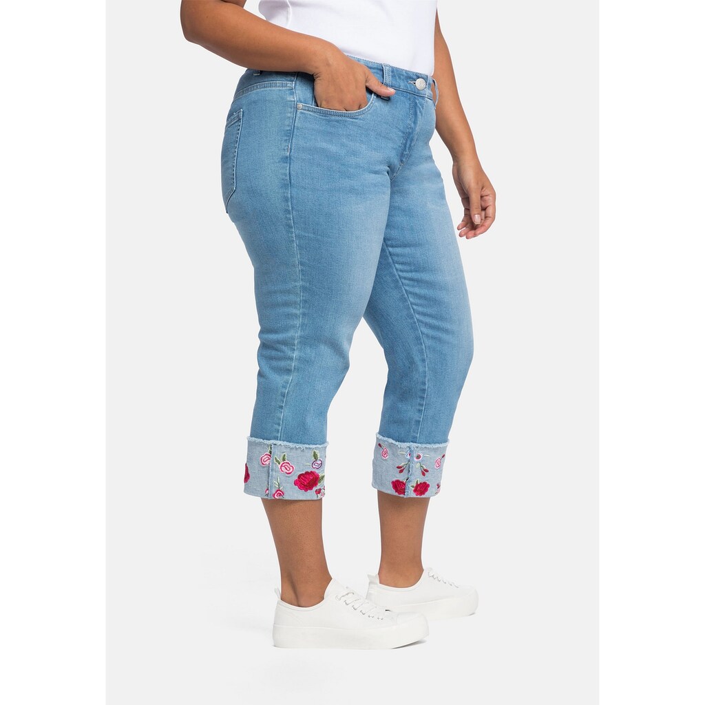 sheego by Joe Browns Stretch-Jeans »Große Größen«, in 7/8-Länge, mit besticktem Aufschlag