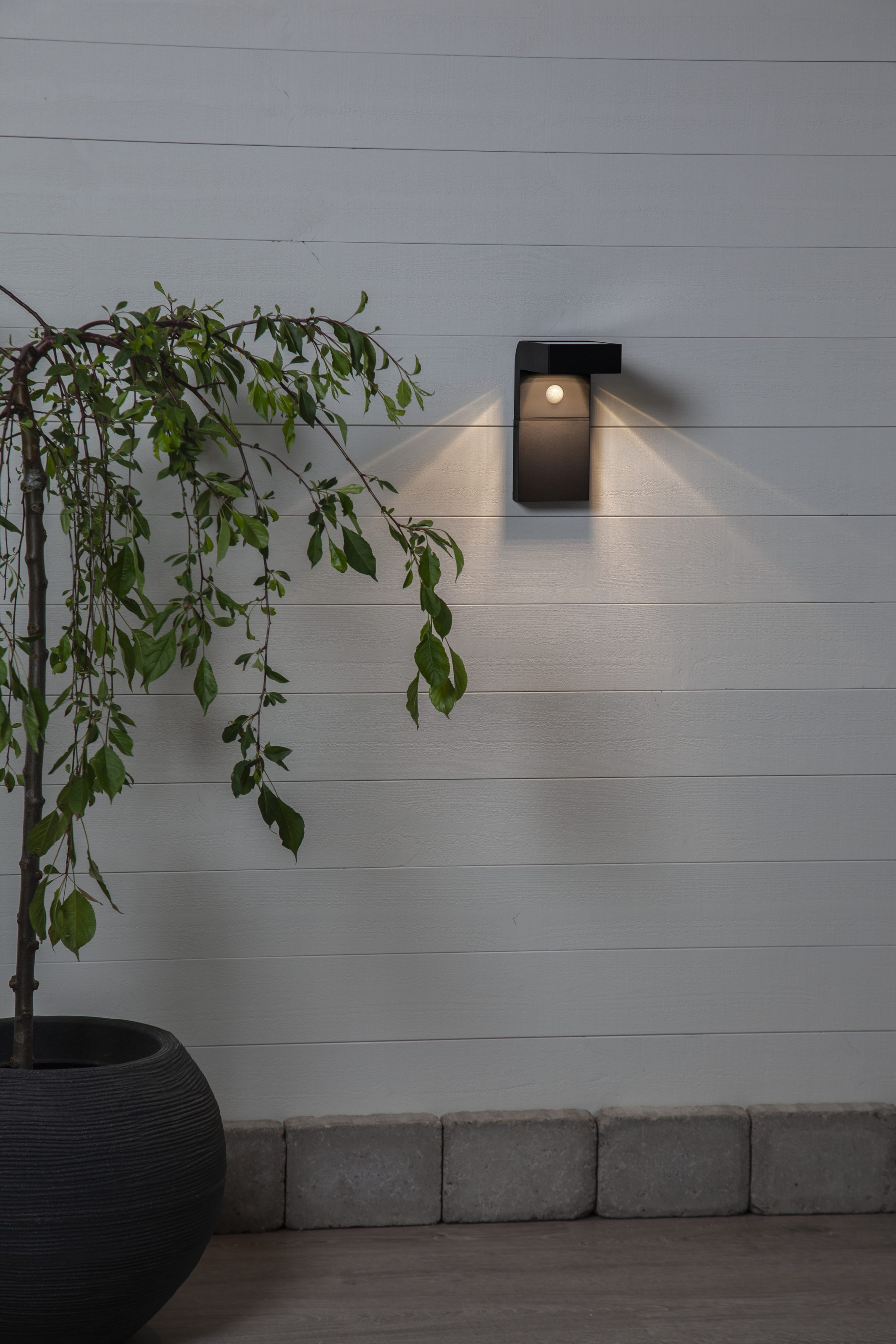 Parforce Traditional Hunting LED Solarleuchte »Solar-Wandleuchte Vici« LED-Board 1 Stk. Warmweiß Bewegungs- und Dämmerungssensor, bis zu 300 lm für 25 Sekunden