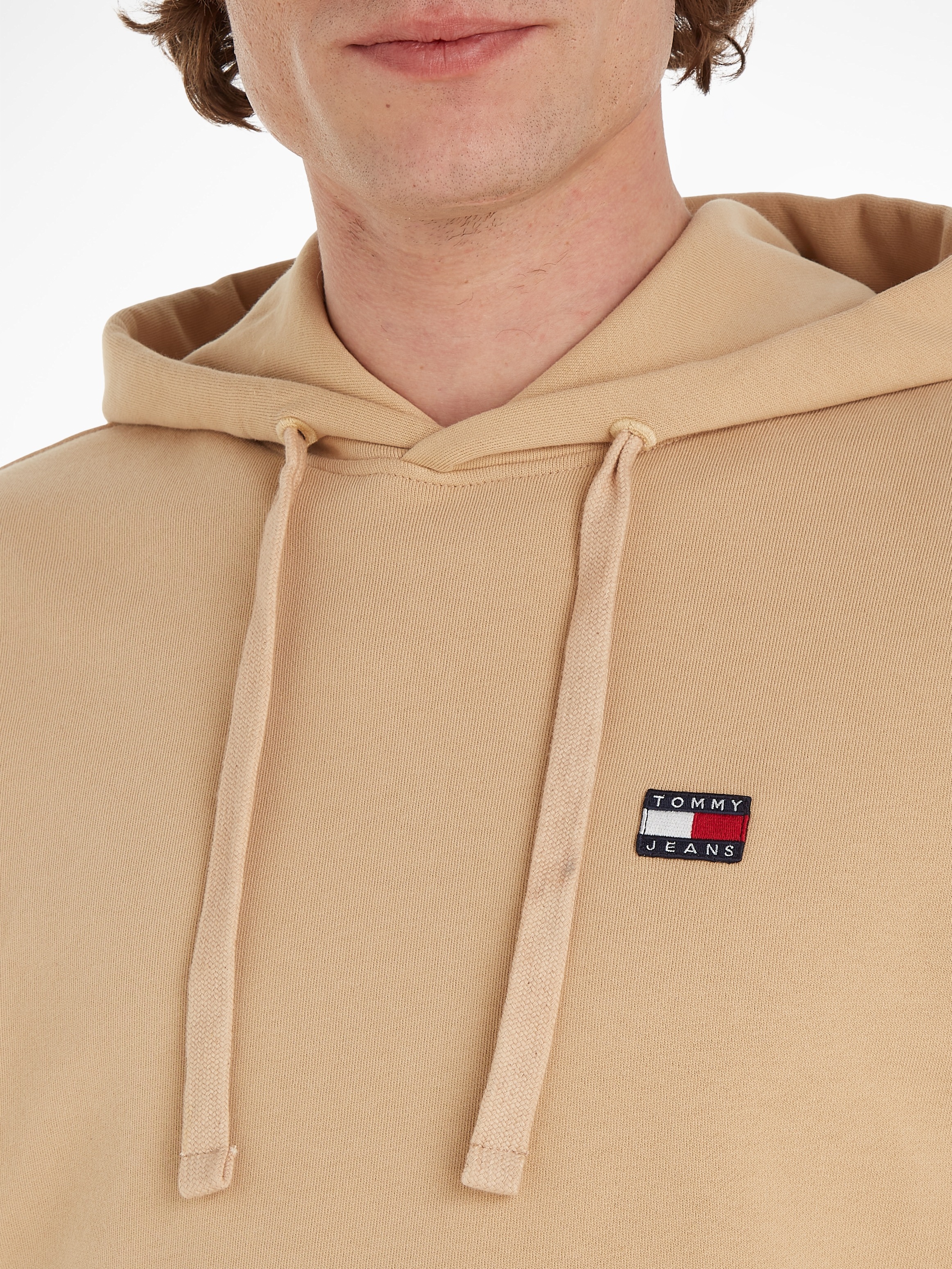 Tommy Jeans Kapuzensweatshirt »TJM RLX XS BADGE HOODIE«, mit Tommy Jeans Stickerei