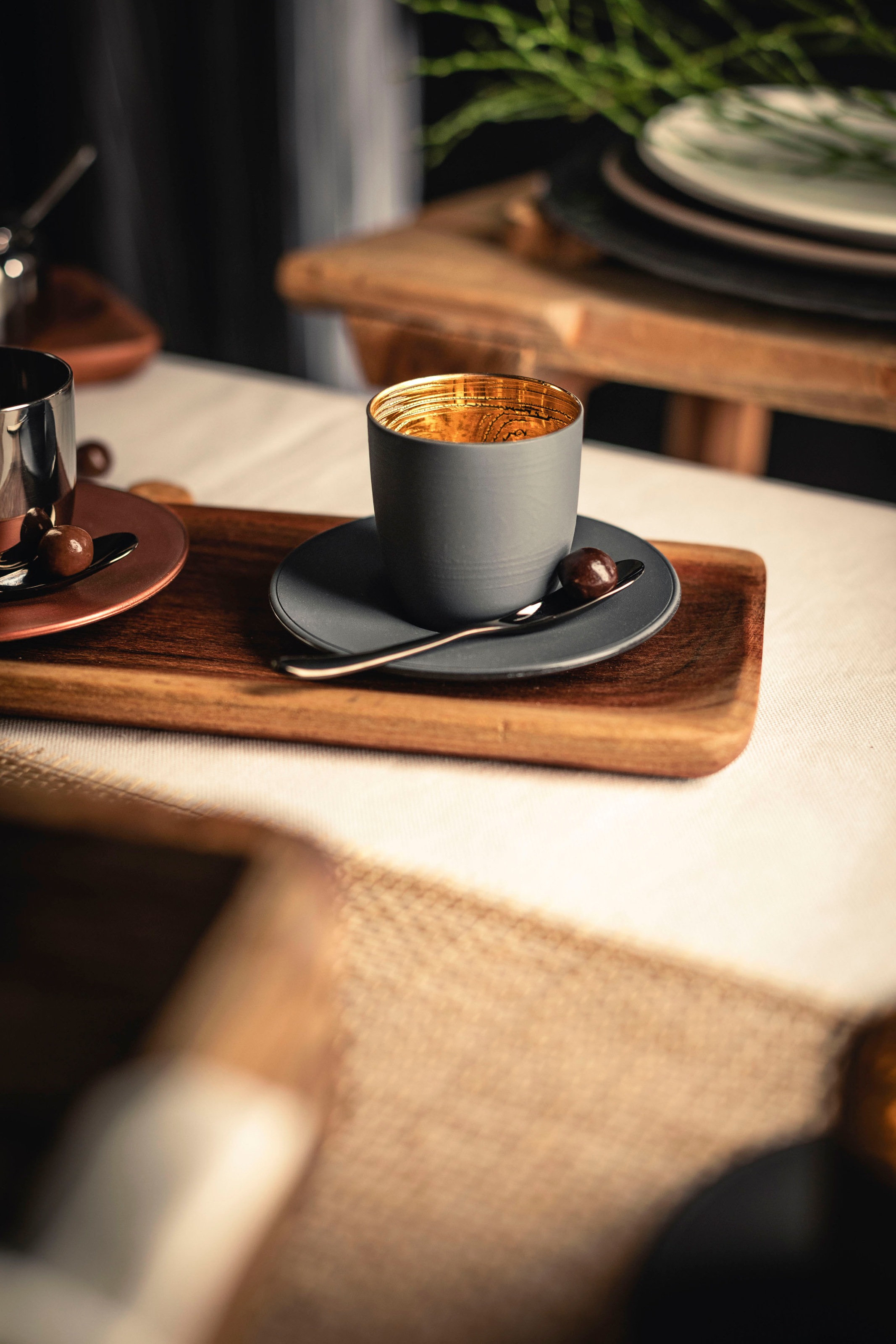 Eisch Germany Espressoglas »COSMO COLLECT, Made in Germany«, (Set, 2 tlg., Espressoglas mit Untertasse im Geschenkkarton), in Handarbeit mit 24karätigem Gold veredelt, grauer Stein-Look