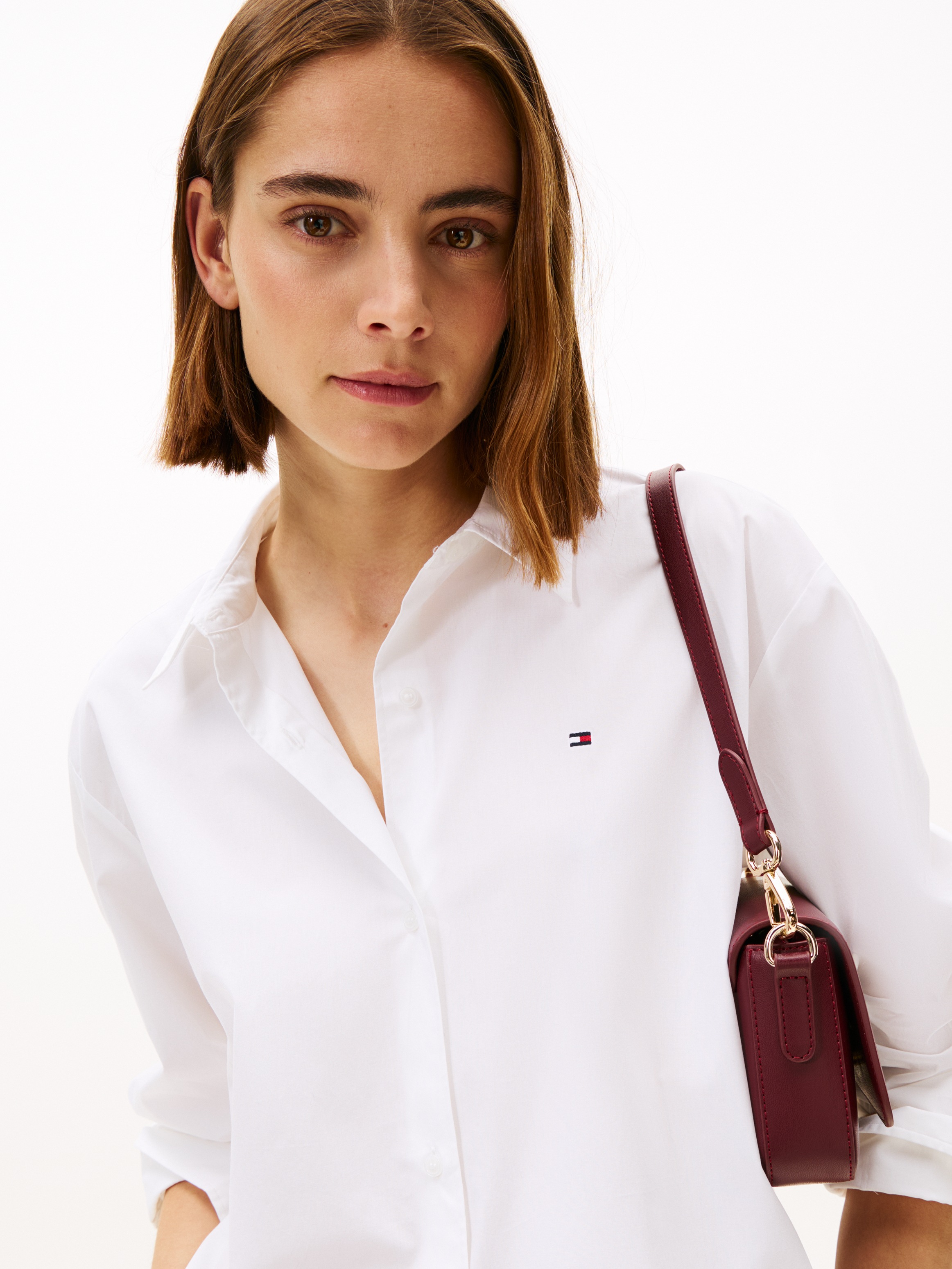 Tommy Hilfiger Hemdbluse "ESS POPLIN EASY FIT SHIRT", Hinten länger geschni günstig online kaufen