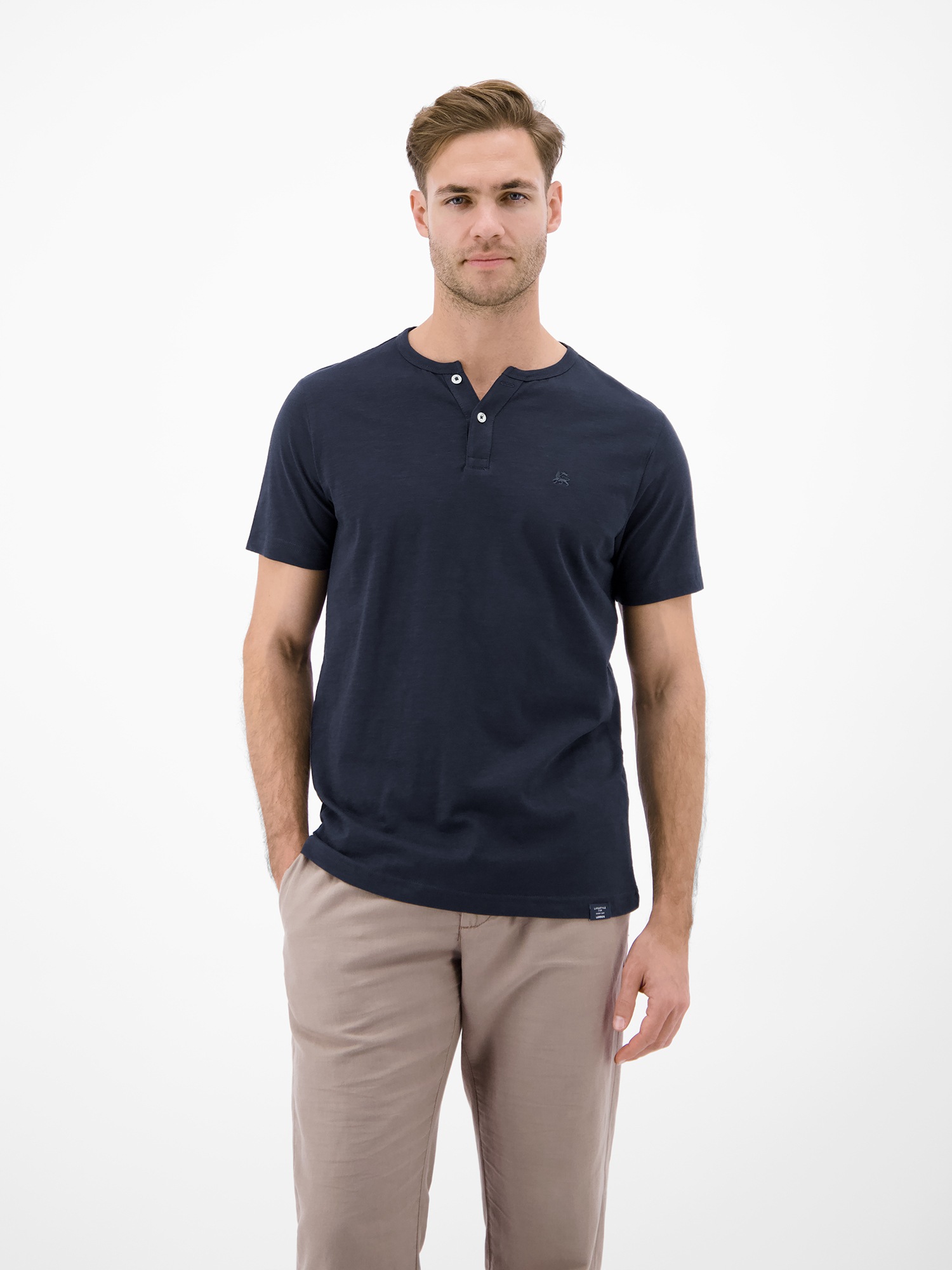 LERROS T-Shirt "T-Shirt mit Rundhalsausschnitt und Knopfleiste"