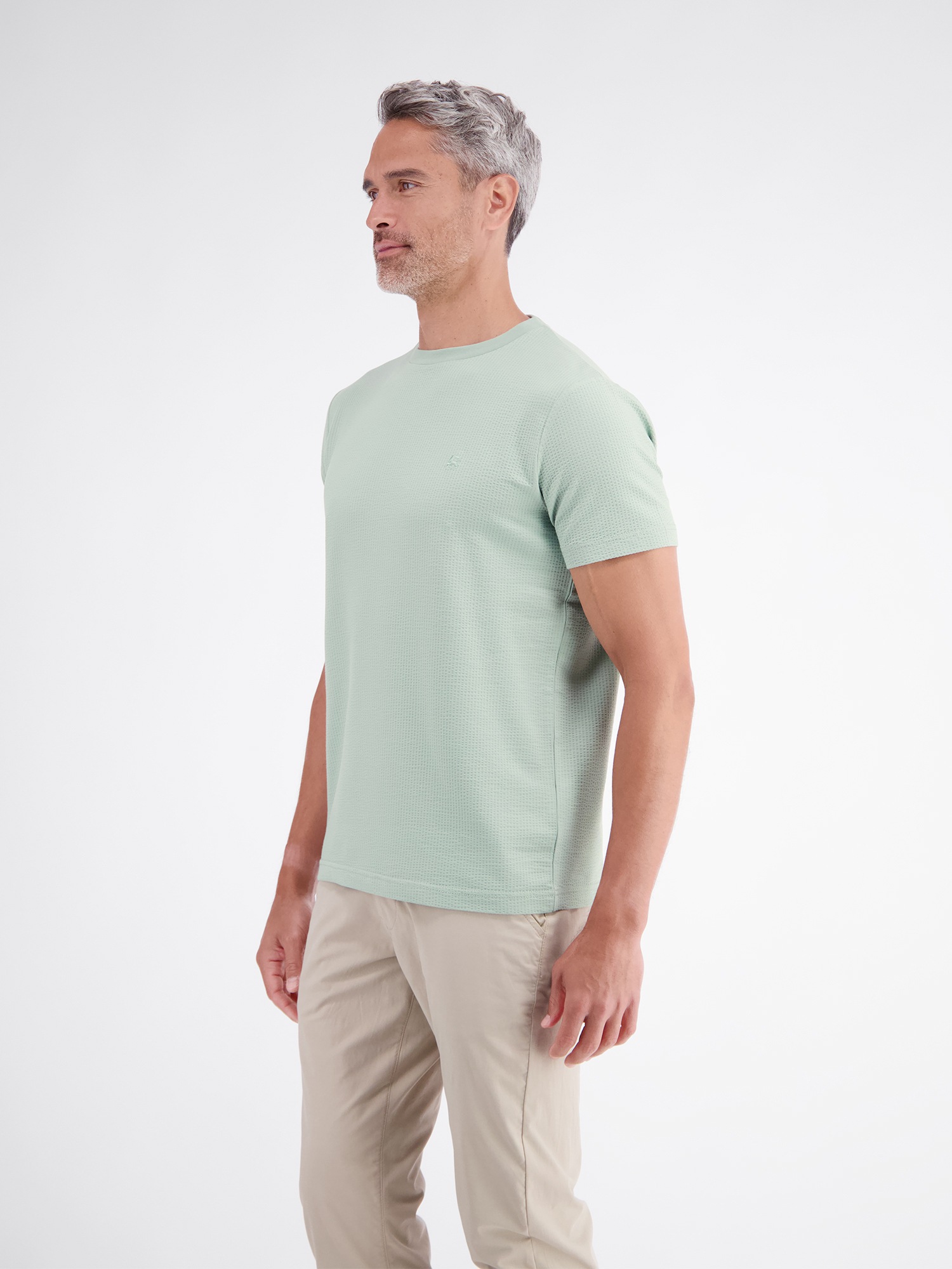 LERROS T-Shirt »T-Shirt in softer Seersucker-Qualität mit bequemem O-Neck«