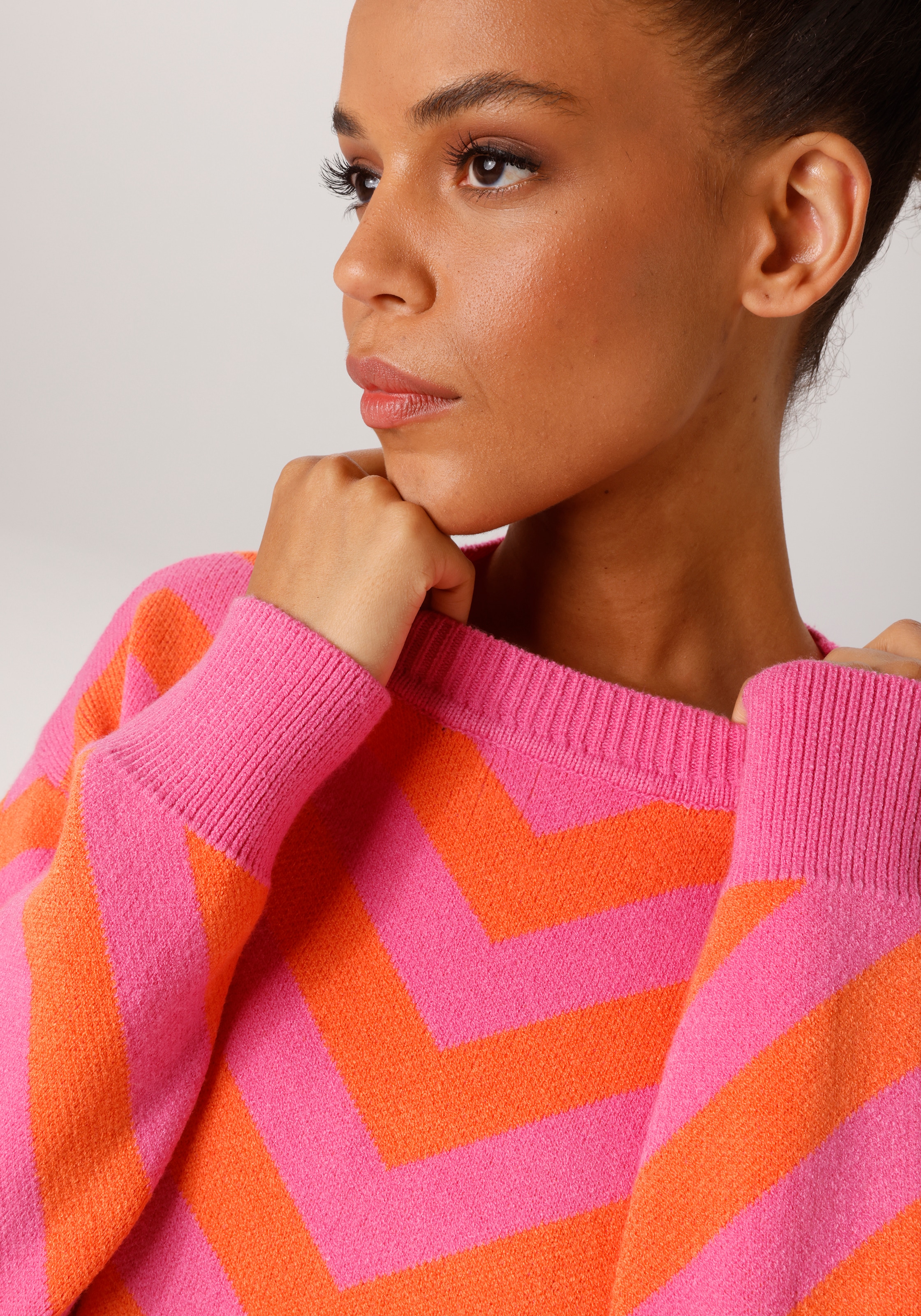 Aniston CASUAL Strickpullover im trendfarbenem Zick-Zack-Muster - NEUE KOLLEKTION