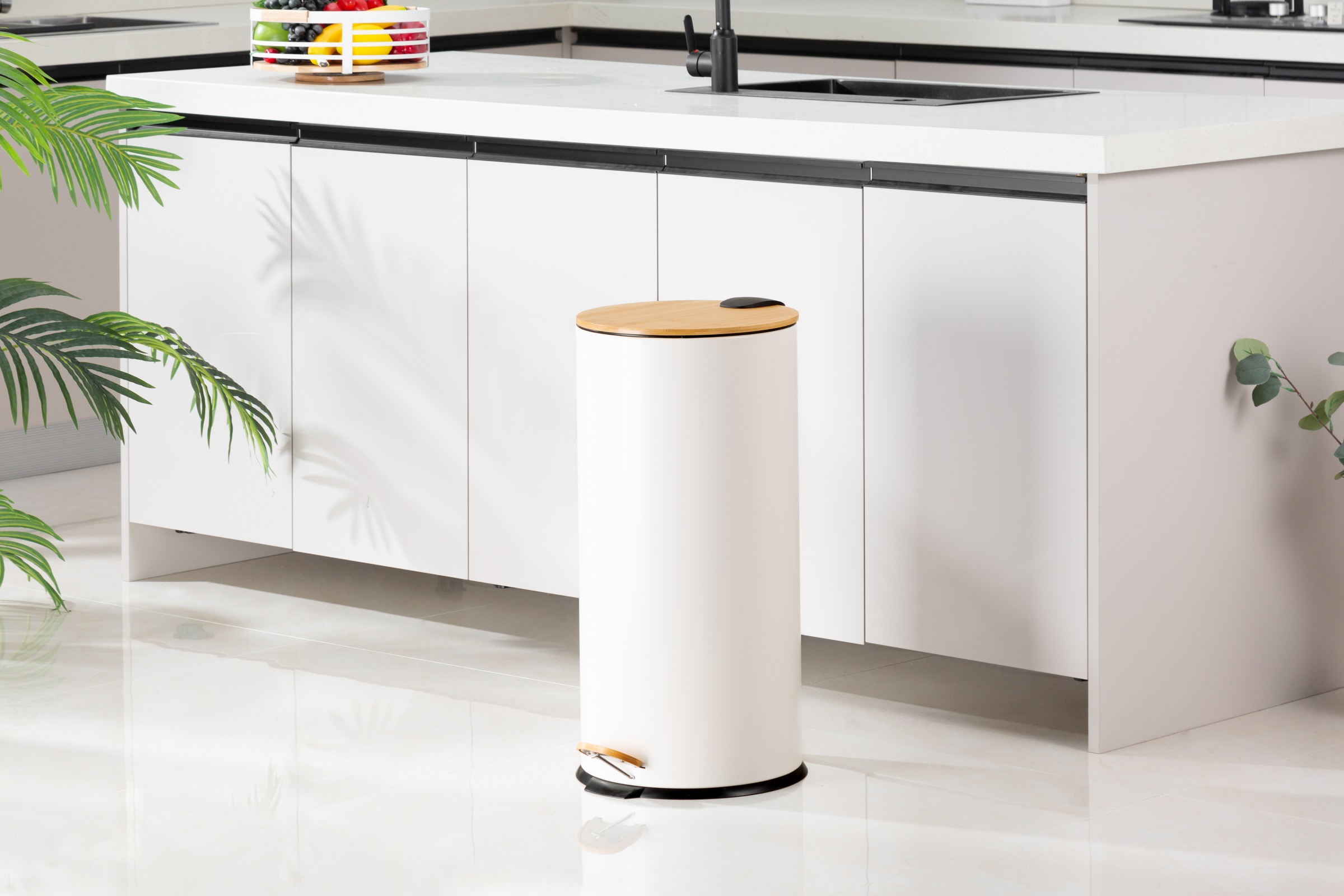 ECHTWERK Mülleimer »Tretabfalleimer mit Soft-Close Funktion« 1 Behälter Öffnungsmechanismus: Step-On, Herausnehmbarer Inneneimer