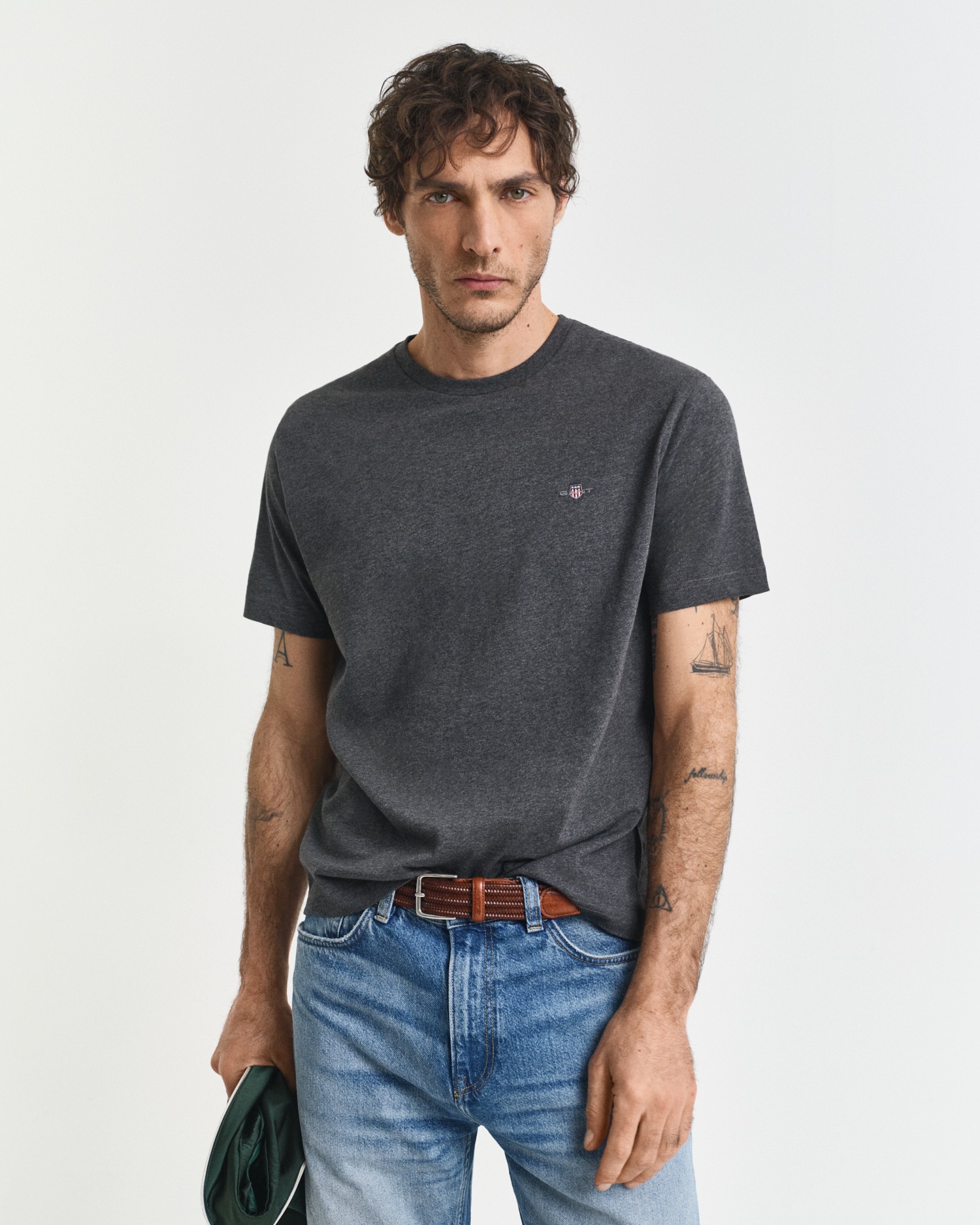 Gant T-Shirt "REG SHIELD SS T-SHIRT" mit Logostickerei auf der Brust günstig online kaufen