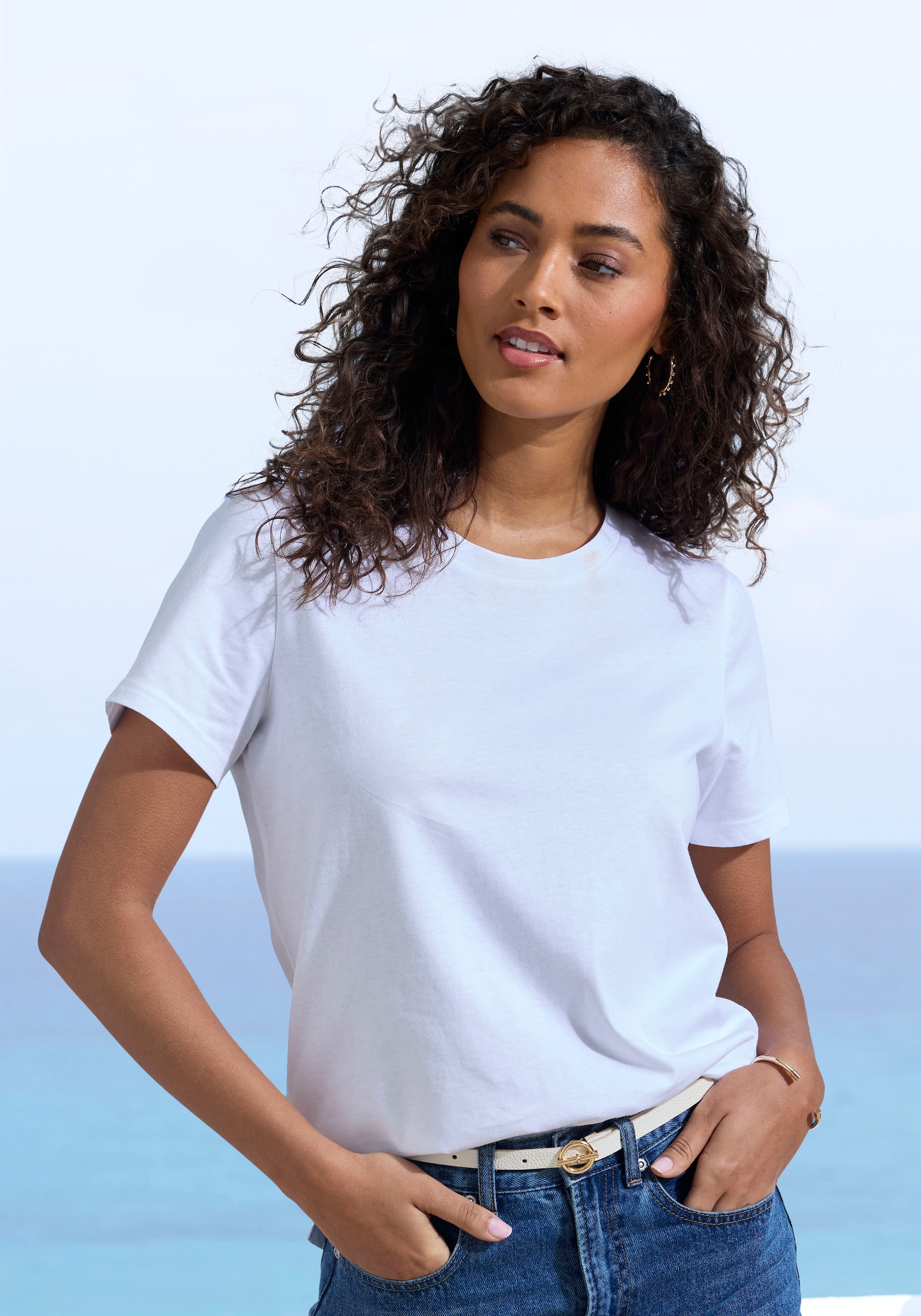Beachtime T-Shirt "mit modischem Schlitz am Saum", aus hochwertiger Baumwol günstig online kaufen