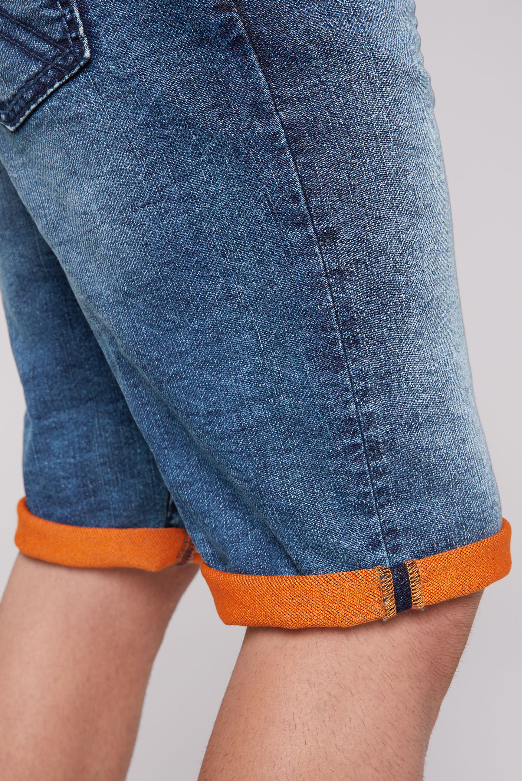 CAMP DAVID Jeansshorts, mit Turn-Up Saum