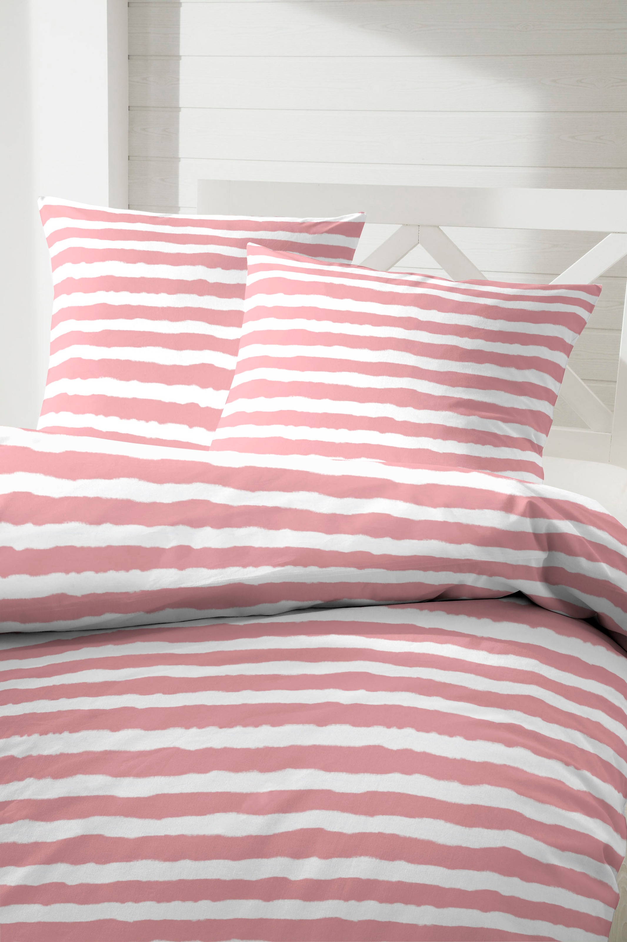 Thumbnail - Primera Bettwäsche "Baumwoll-Bettwäsche Uni-Streifen" 2 Stk. mit einem modernen Streifenmuster