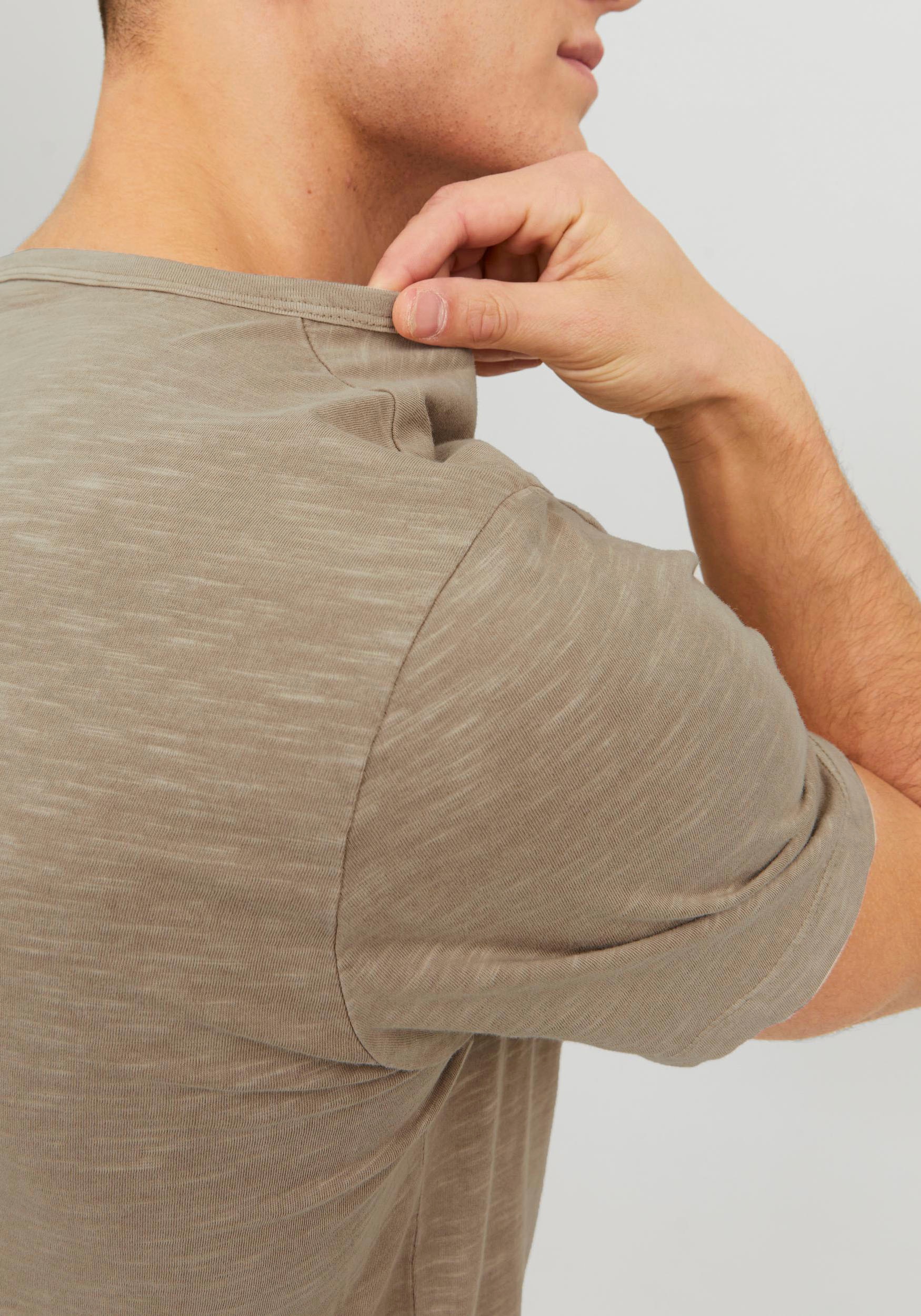 Jack & Jones T-Shirt »JJESPLIT NECK TEE SS NOOS«, mit V-Ausschnitt