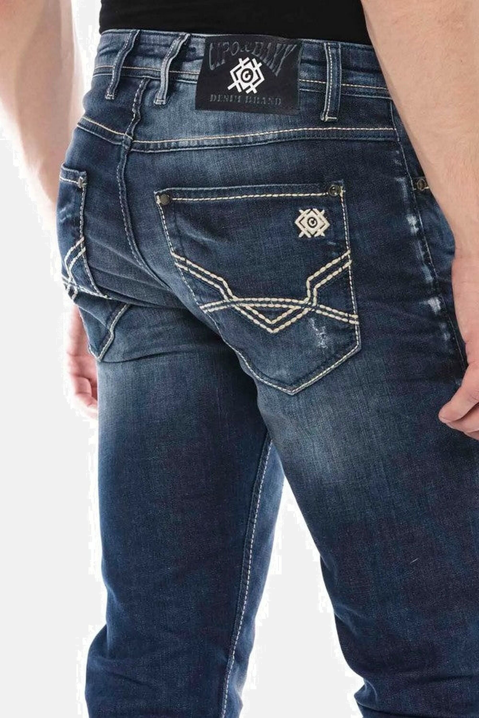Cipo & Baxx Regular-fit-Jeans »Jeans«, in legerem Regular Fit-Schnitt, CD544