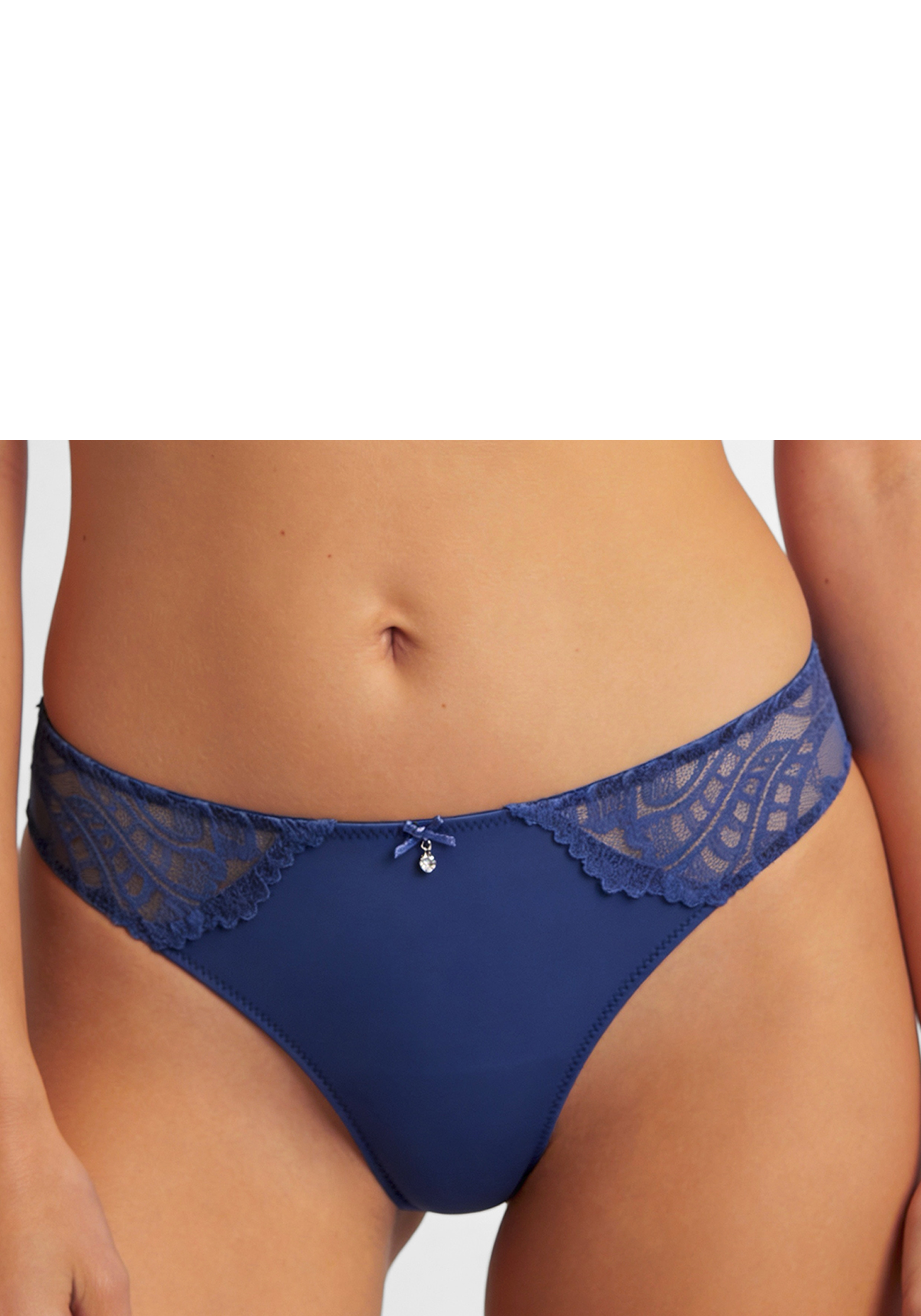 LASCANA Tanga "Flora" hinten aus leicht transparenter Spitze
