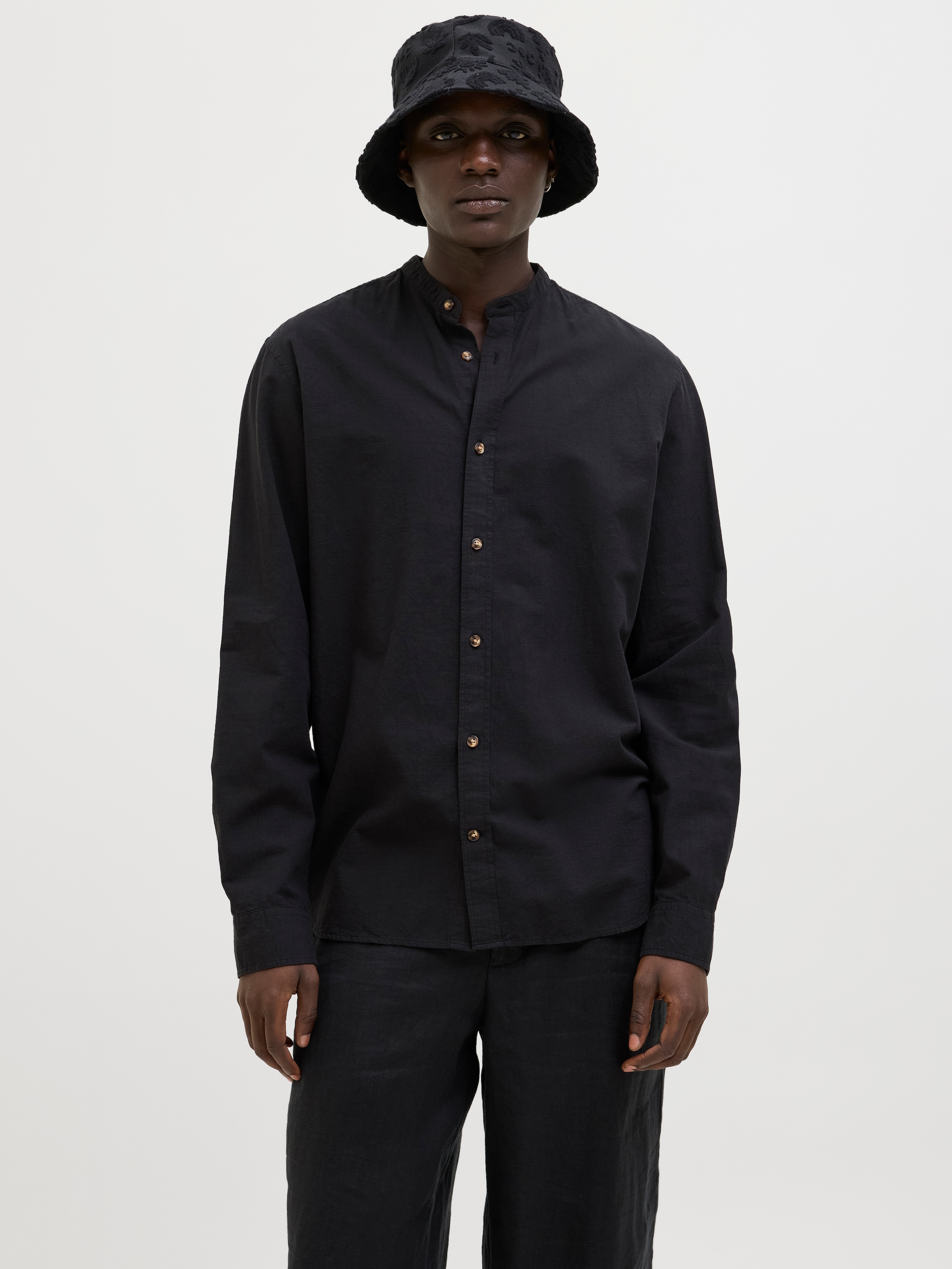 Jack & Jones Langarmhemd »JJESUMMER BAND SHIRT LS SN«, mit Bandkragen