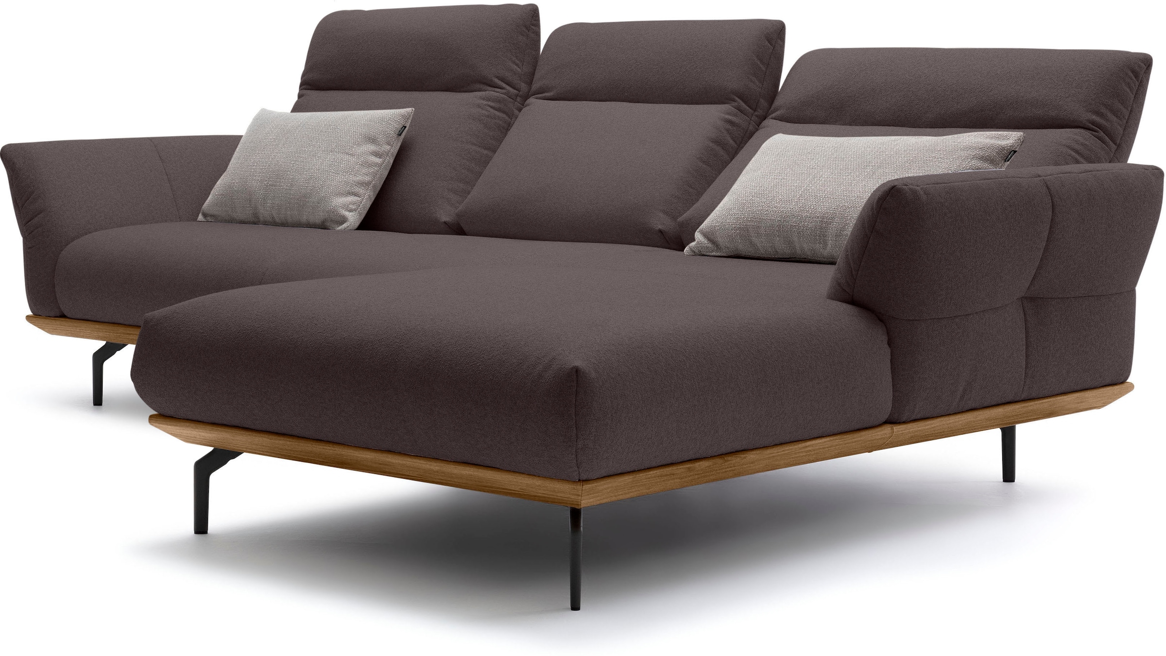 Creation BY ROLF BENZ Ecksofa »CR.460«, Sockel in Nussbaum, Winkelfüße in Umbragrau, Breite 298 cm