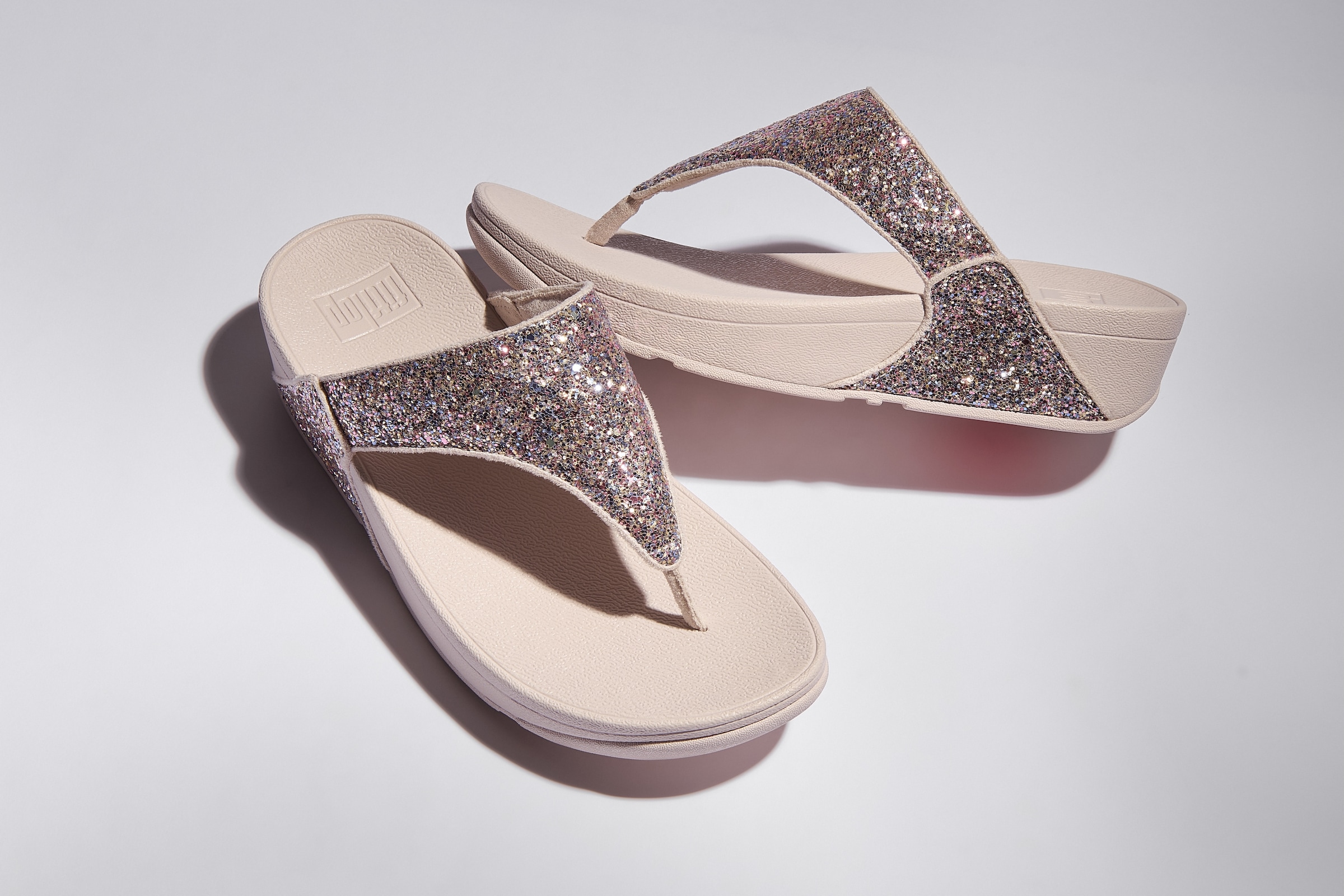 Fitflop Zehentrenner »LULU«, Dianette, Pantolette, Slides mit buntem Glitter