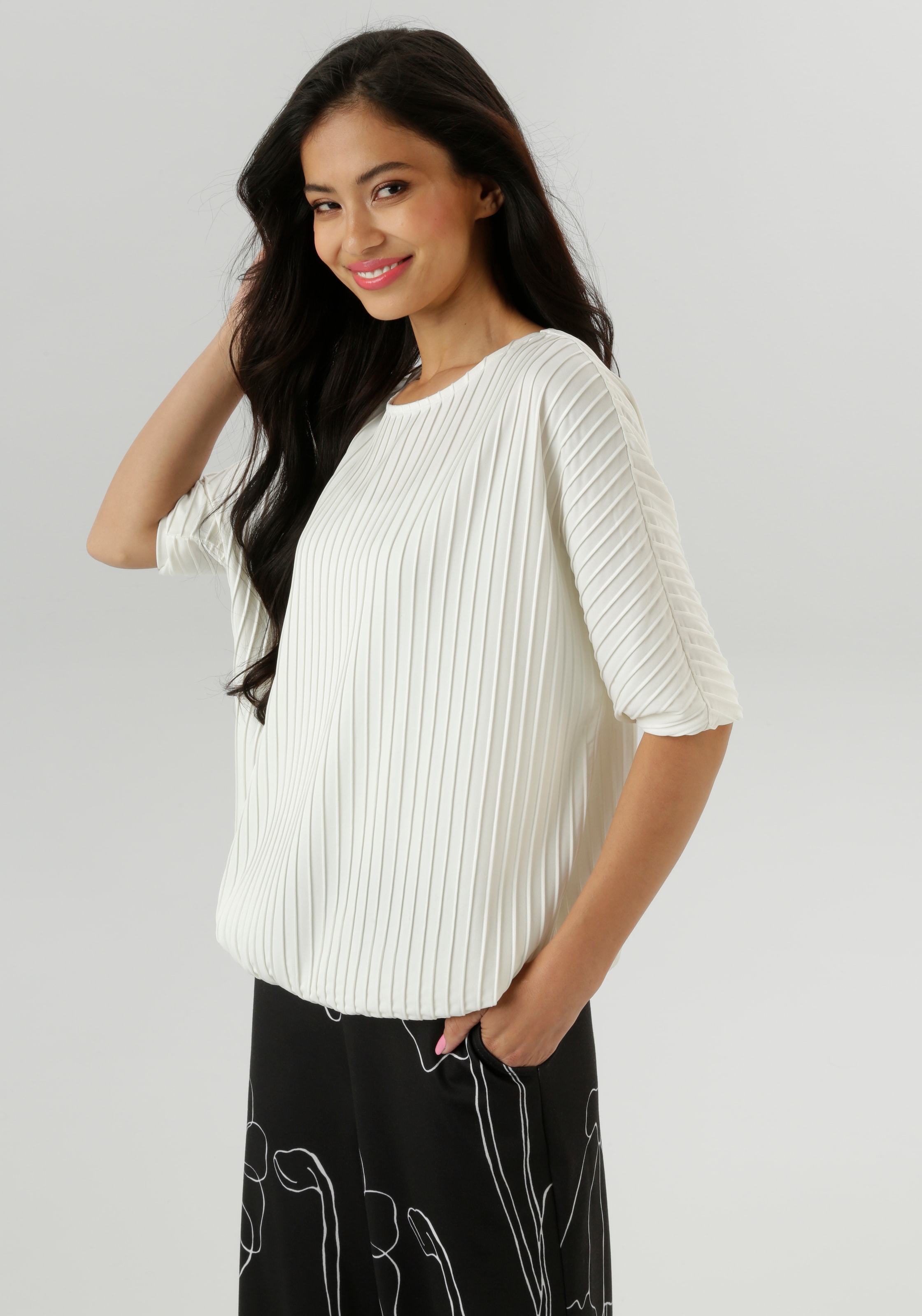 Aniston SELECTED Fledermausshirt mit moderner Oberflächenstruktur günstig online kaufen