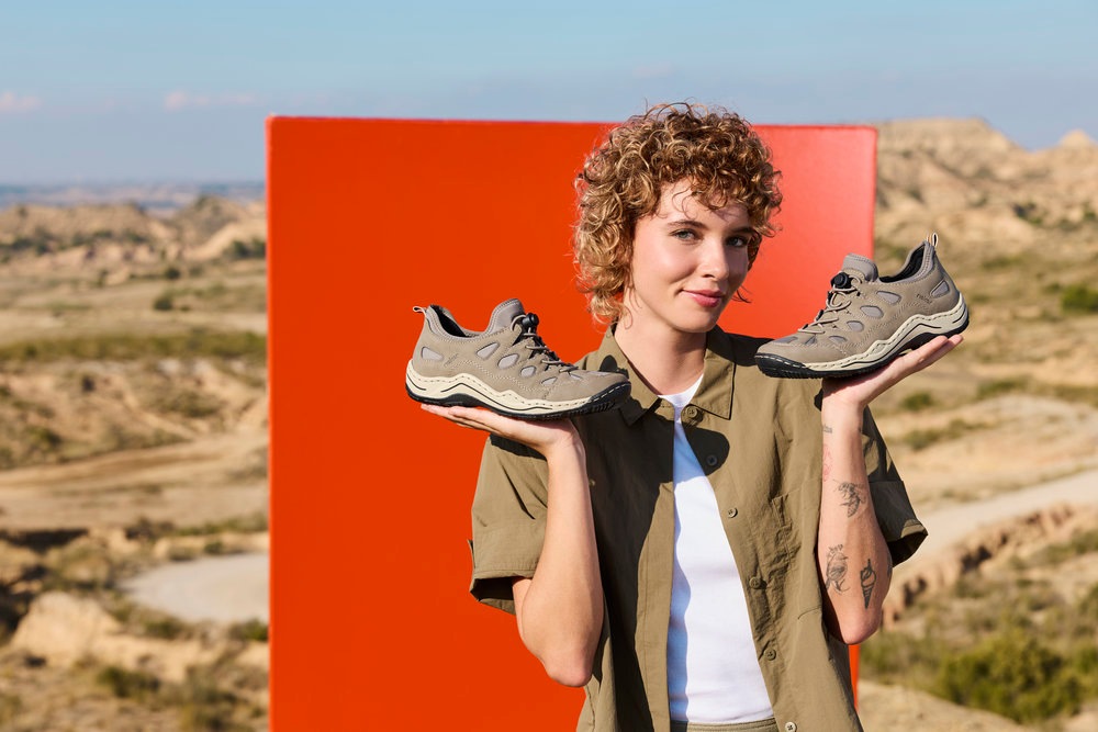 Thumbnail - Rieker Slip-On Sneaker Trekking Schuh, Freizeitschuh, Slipper mit Wechselfußbett