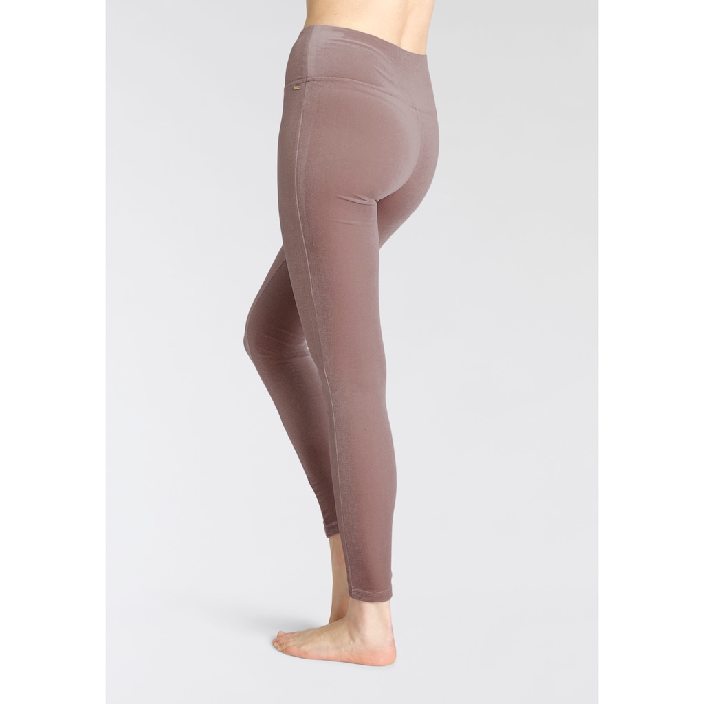 LASCANA Leggings, in weicher, elastischer Samtoptik