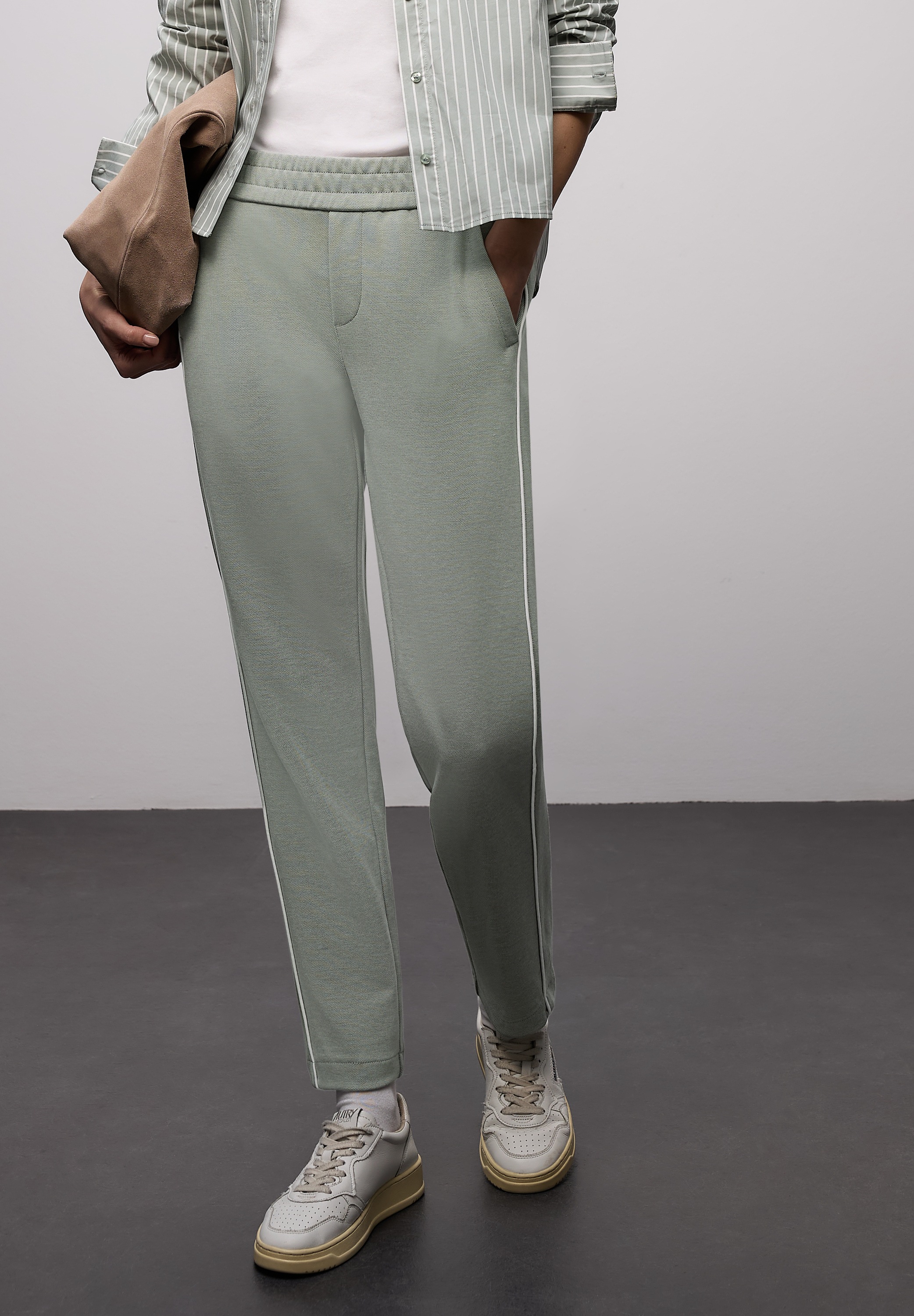 STREET ONE Stoffhose »Style Bonny«  mit sportiven Tape Details