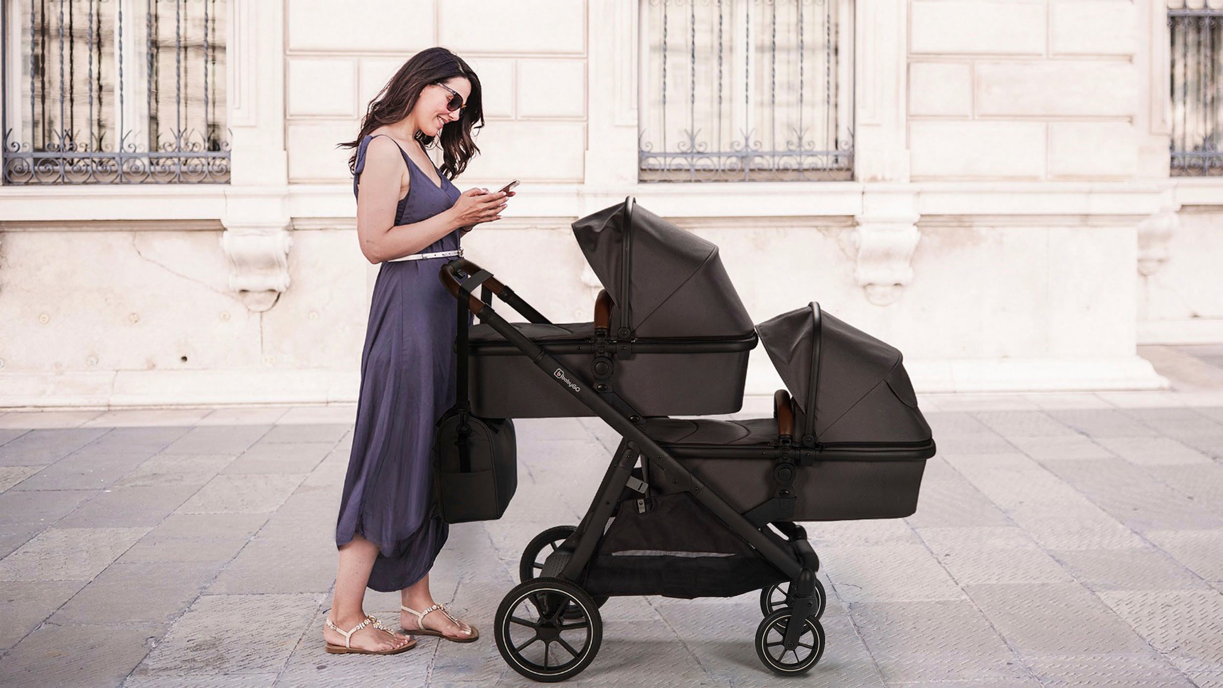 BabyGo Zwillings-Kombikinderwagen »Duo Mega Set, grau«, inkl. 2 Babyschalen mit Adapter, Wickeltasche u. 2 Regenhauben