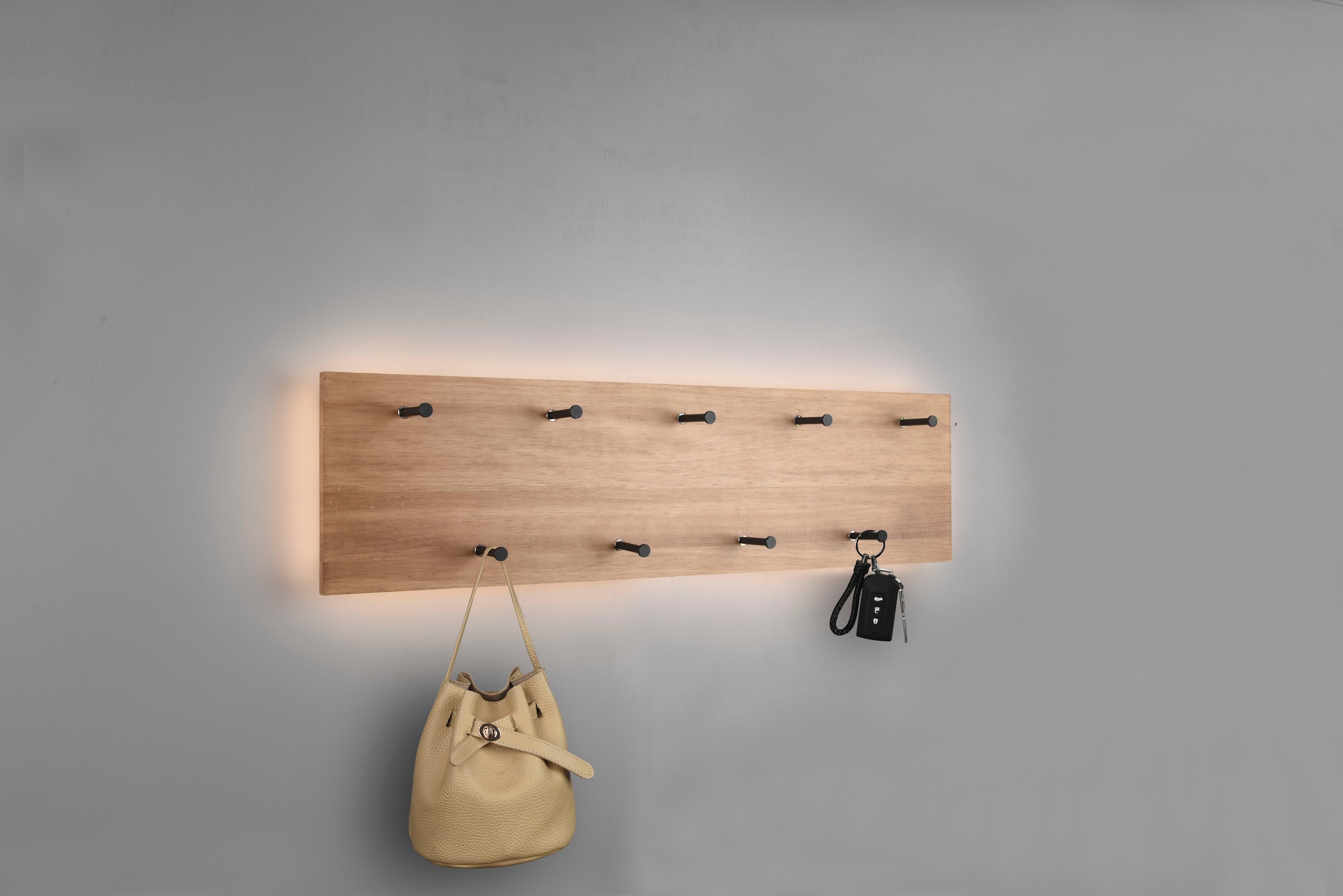 MIRRORS AND MORE Garderobenleiste »Samantha«, mit integriertem LED-Backlight